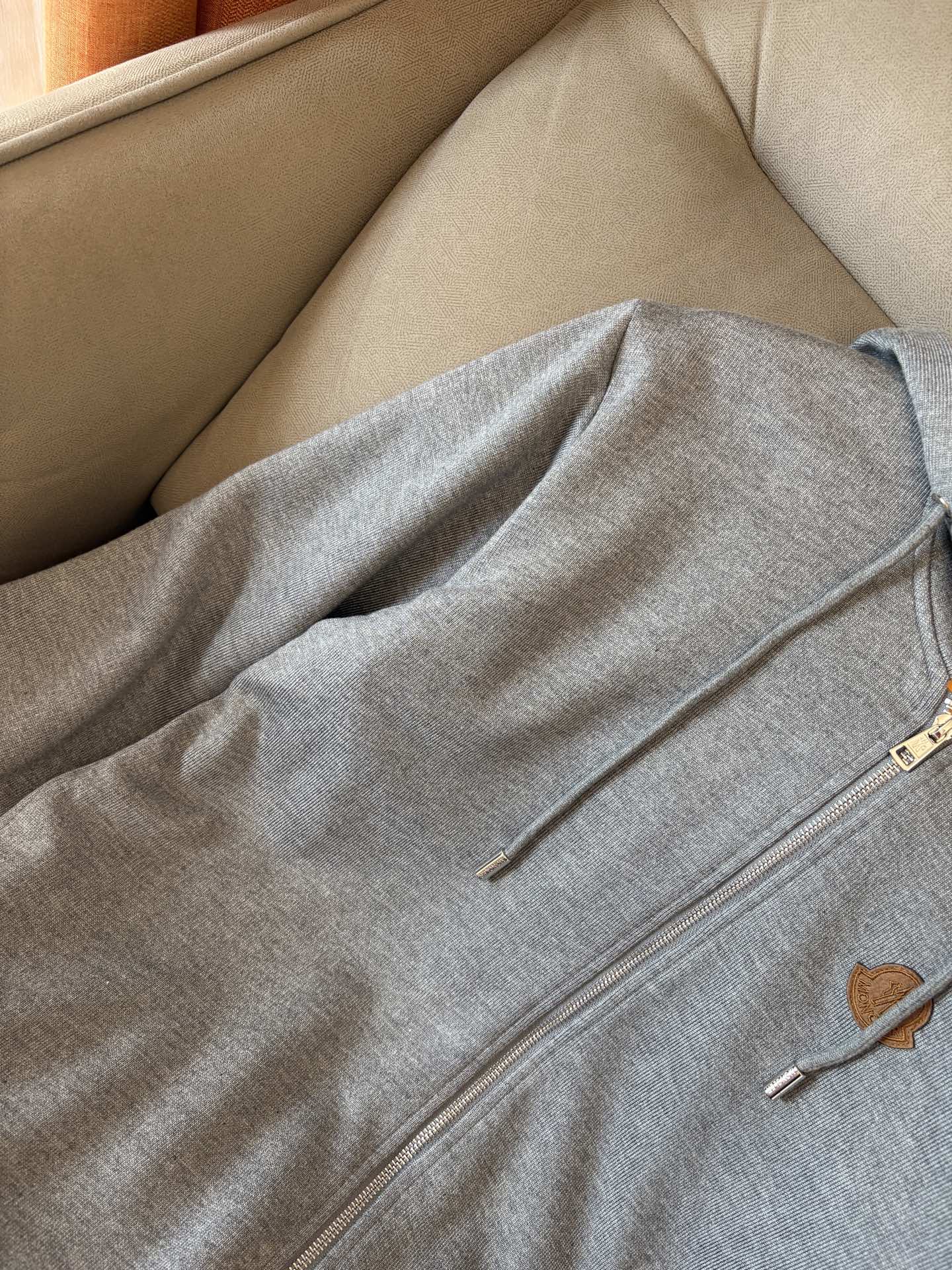 重磅推荐 男士套装 简约百搭款，不挑人穿，腰部松紧抽绳设计 出口订单标准，所有细节处理都非常到位；采用特