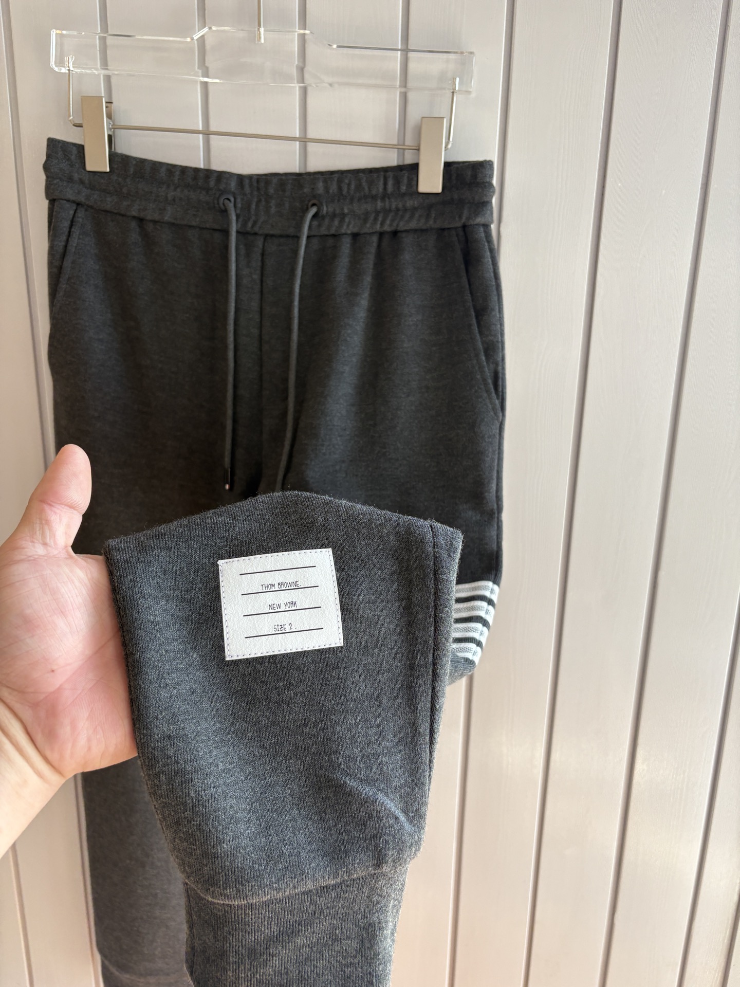 重磅推荐 男士套装 简约百搭款，不挑人穿，腰部松紧抽绳设计 出口订单标准，所有细节处理都非常到位；采用特