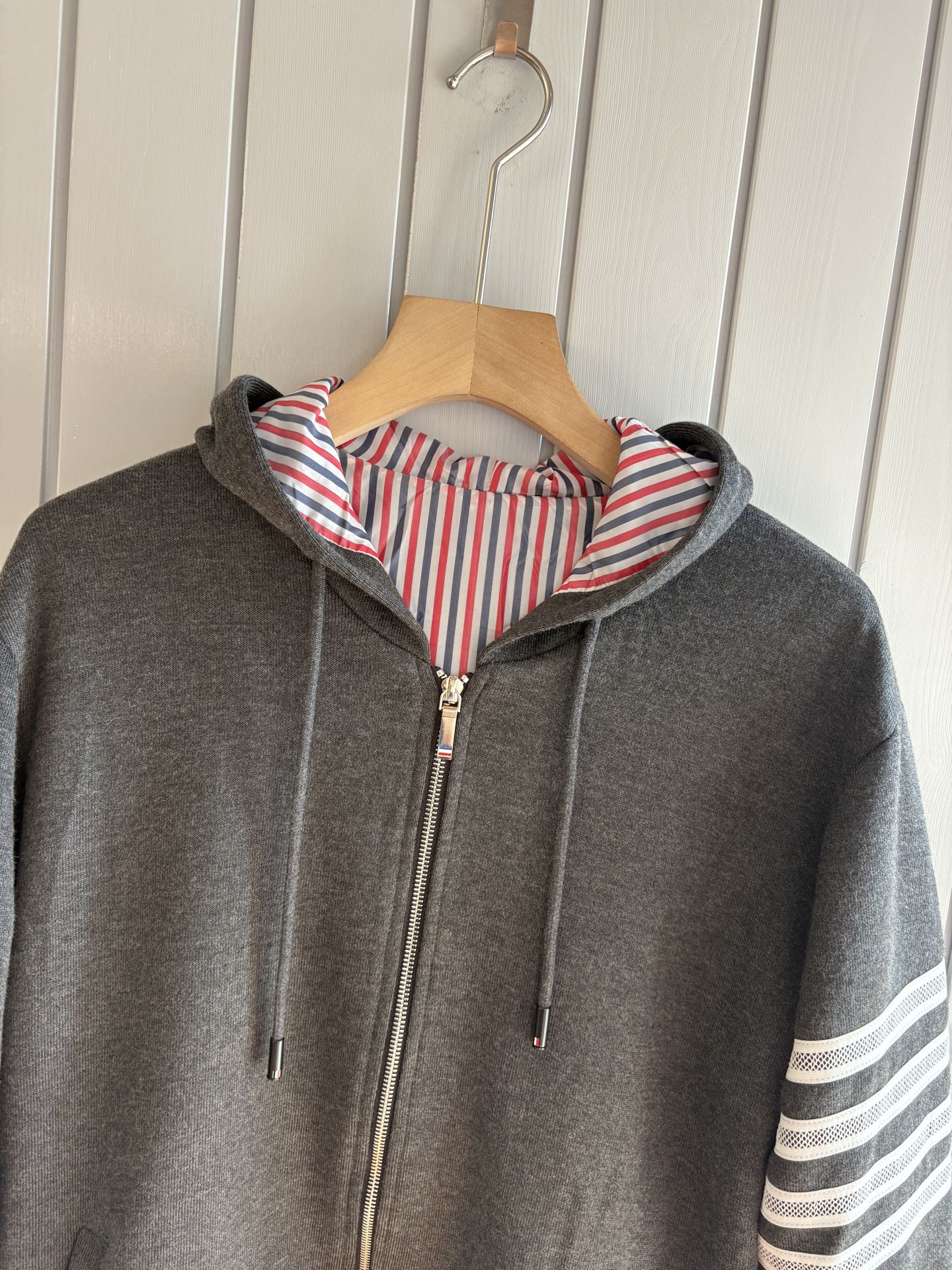 重磅推荐 男士套装 简约百搭款，不挑人穿，腰部松紧抽绳设计 出口订单标准，所有细节处理都非常到位；采用特