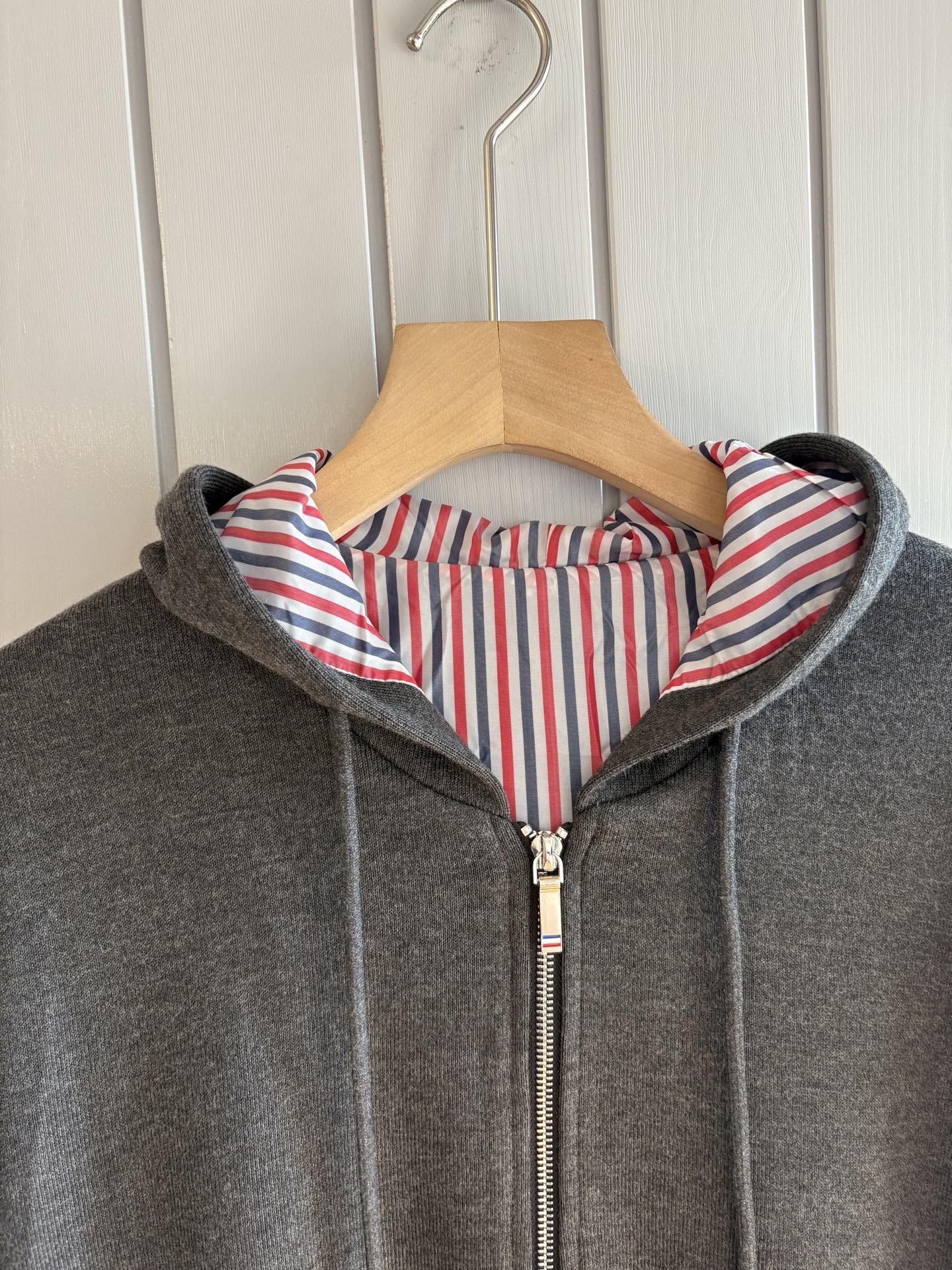 重磅推荐 男士套装 简约百搭款，不挑人穿，腰部松紧抽绳设计 出口订单标准，所有细节处理都非常到位；采用特