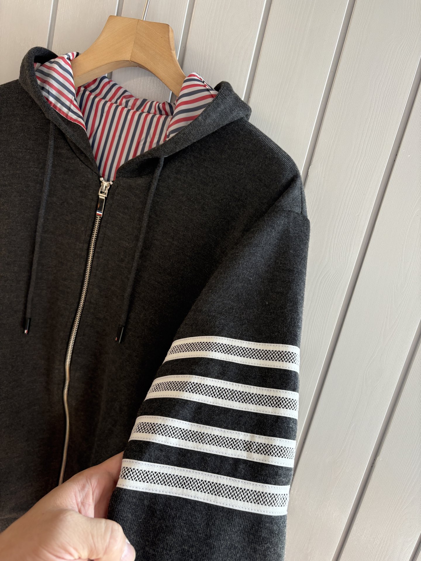 重磅推荐 男士套装 简约百搭款，不挑人穿，腰部松紧抽绳设计 出口订单标准，所有细节处理都非常到位；采用特