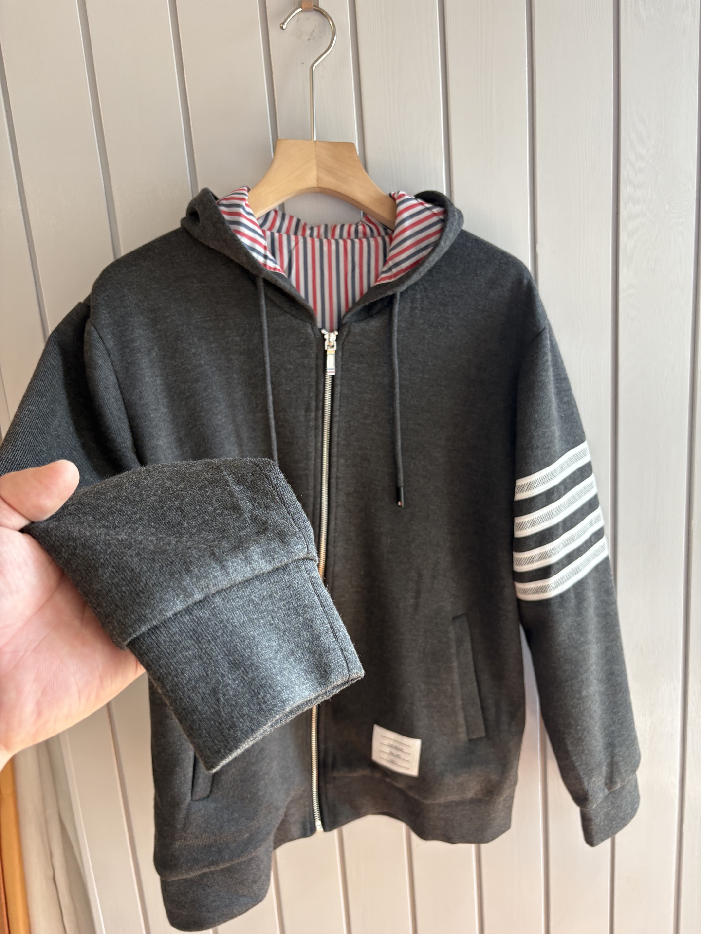 重磅推荐 男士套装 简约百搭款，不挑人穿，腰部松紧抽绳设计 出口订单标准，所有细节处理都非常到位；采用特