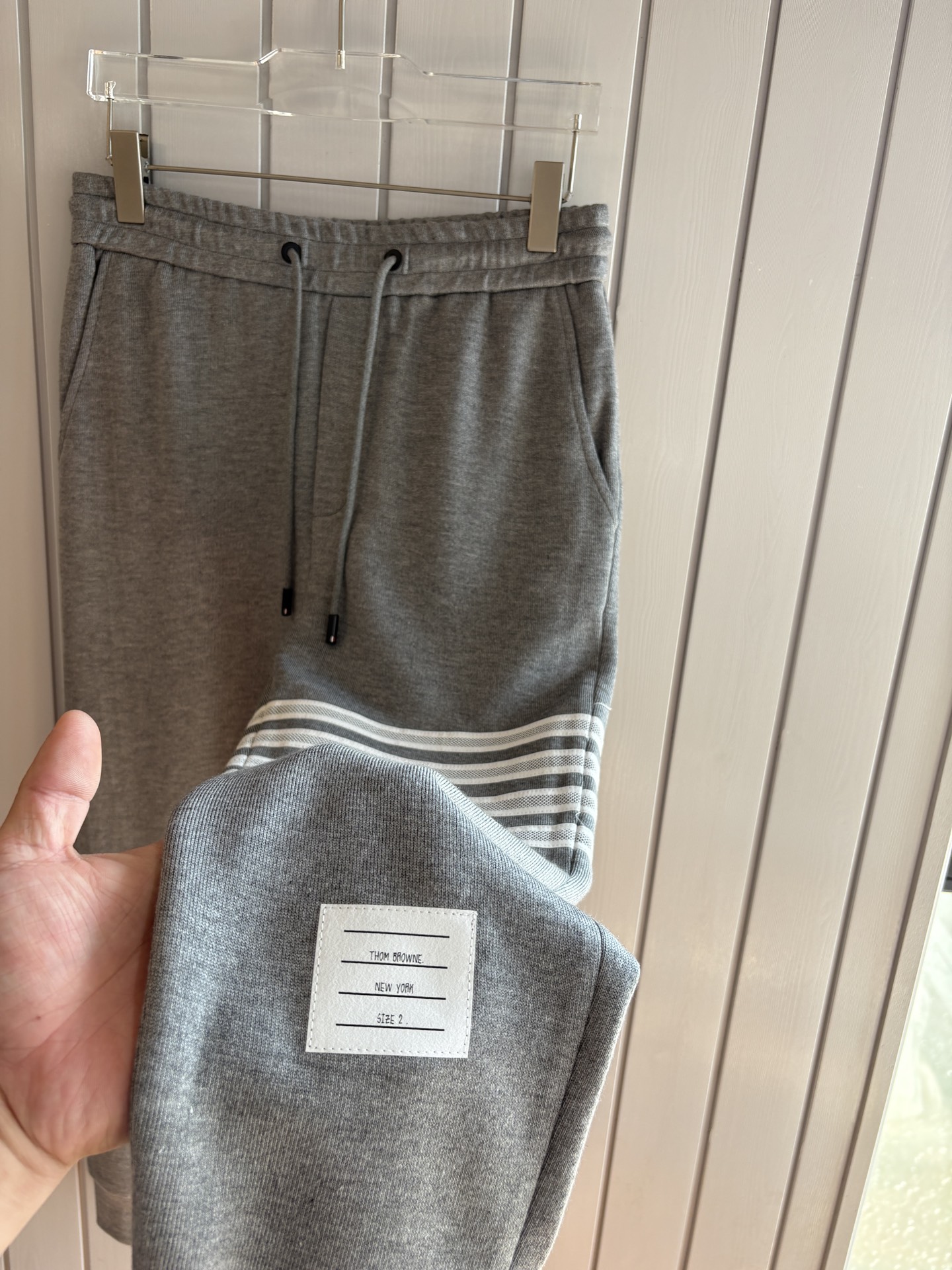 重磅推荐 男士套装 简约百搭款，不挑人穿，腰部松紧抽绳设计 出口订单标准，所有细节处理都非常到位；采用特