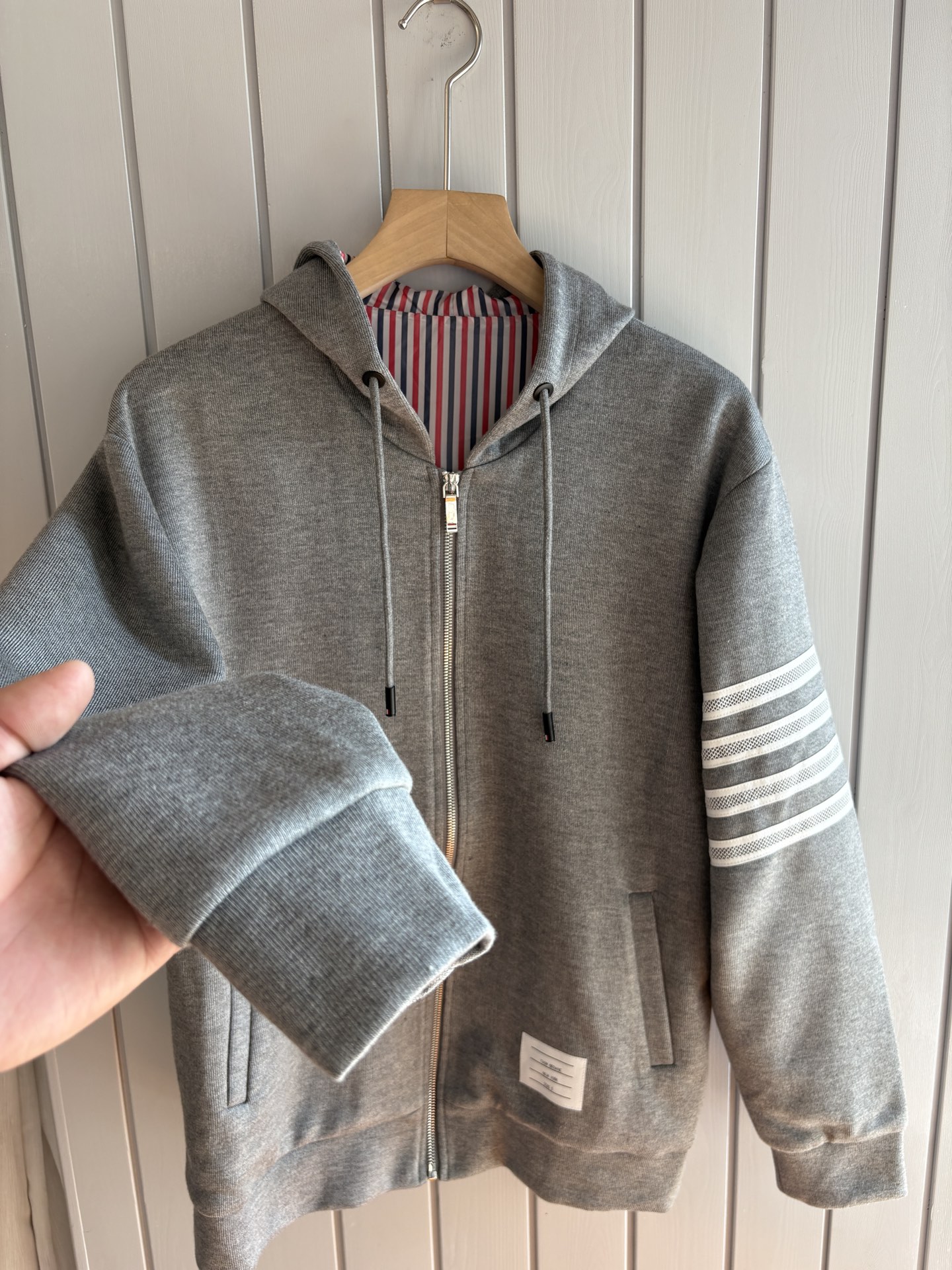 重磅推荐 男士套装 简约百搭款，不挑人穿，腰部松紧抽绳设计 出口订单标准，所有细节处理都非常到位；采用特