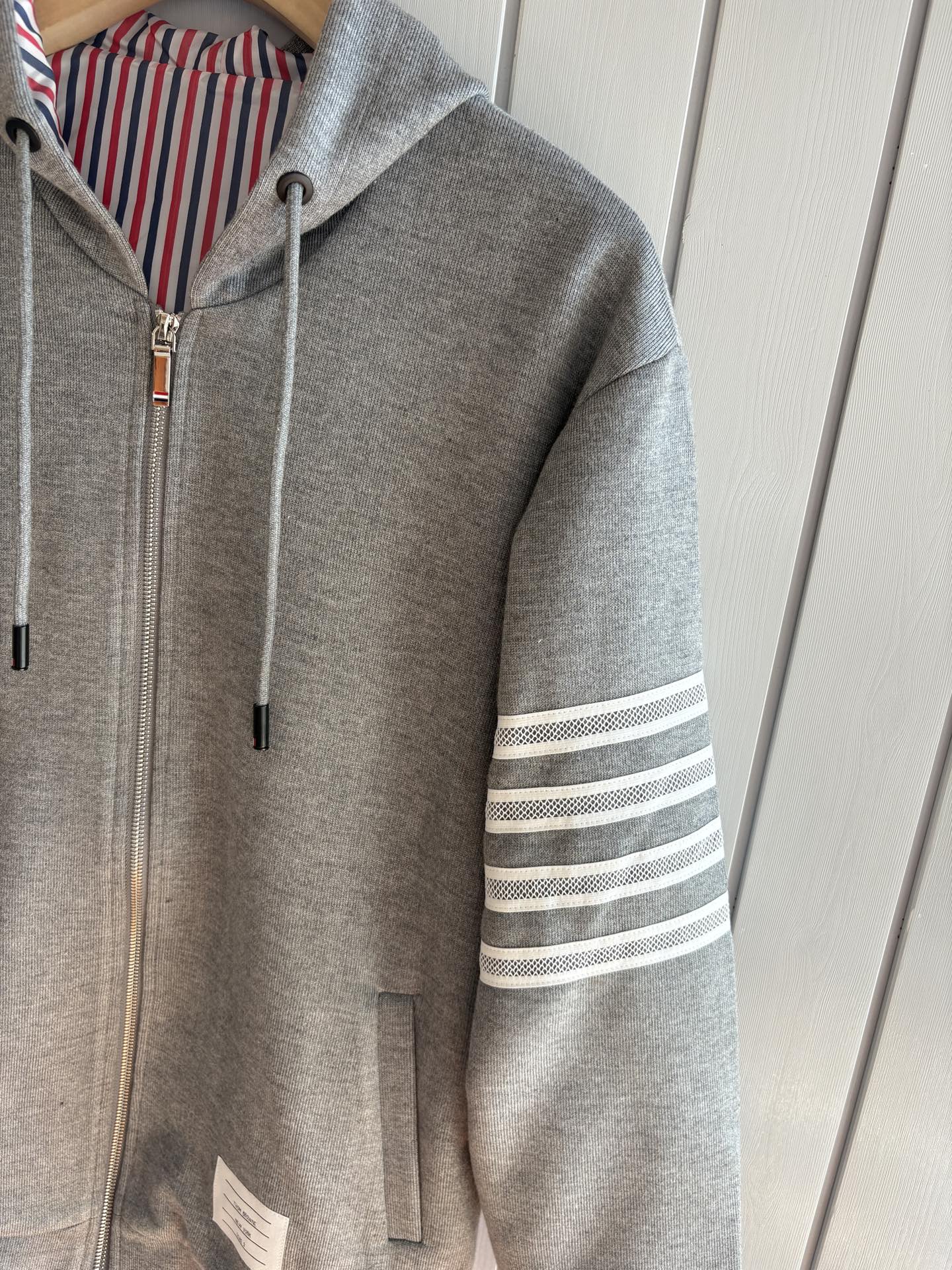 重磅推荐 男士套装 简约百搭款，不挑人穿，腰部松紧抽绳设计 出口订单标准，所有细节处理都非常到位；采用特