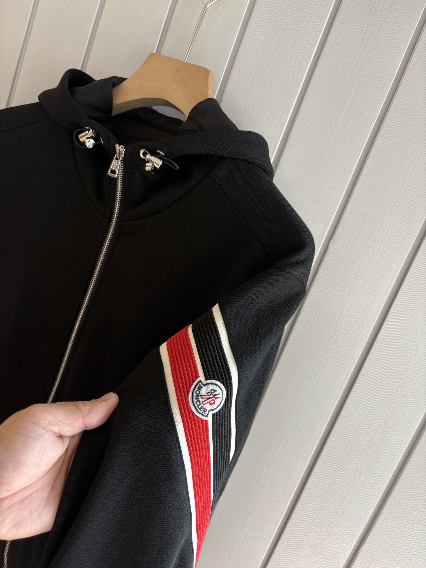 重磅推荐 男士套装 简约百搭款，不挑人穿，腰部松紧抽绳设计 出口订单标准，所有细节处理都非常到位；采用特