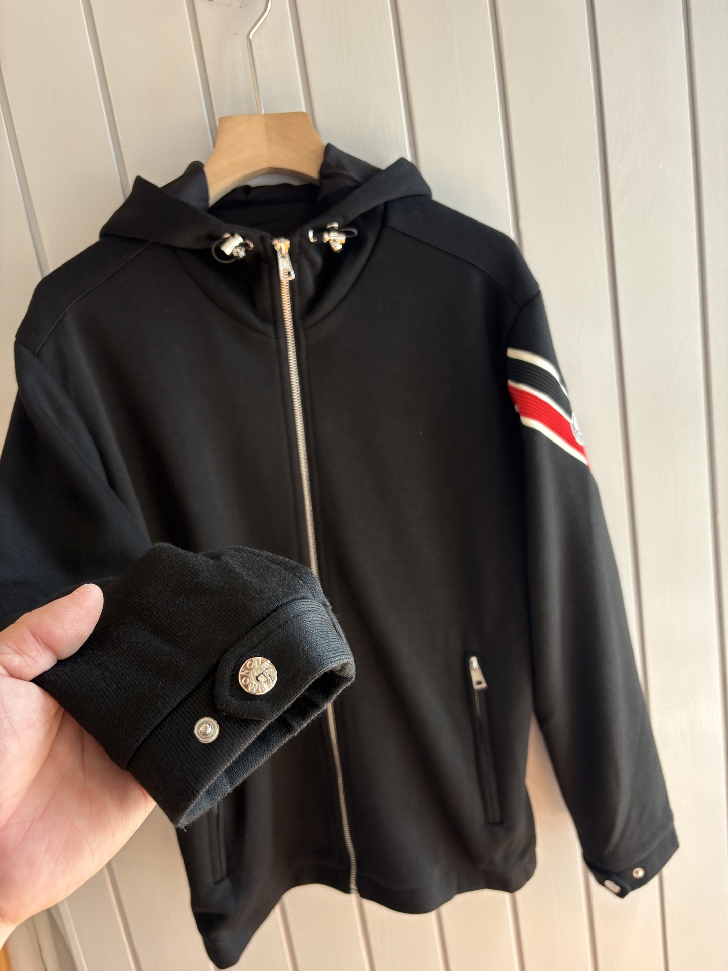 重磅推荐 男士套装 简约百搭款，不挑人穿，腰部松紧抽绳设计 出口订单标准，所有细节处理都非常到位；采用特