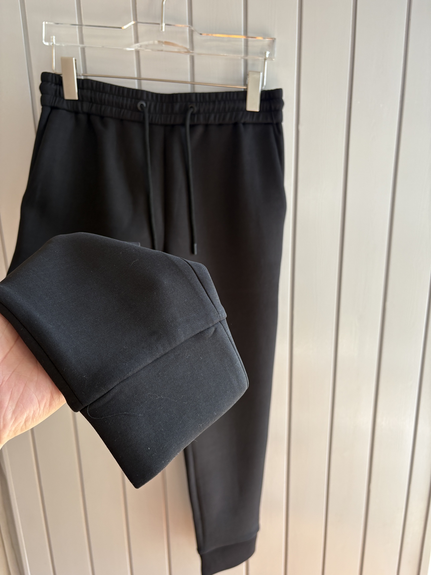 重磅推荐 男士套装 简约百搭款，不挑人穿，腰部松紧抽绳设计 出口订单标准，所有细节处理都非常到位；采用特