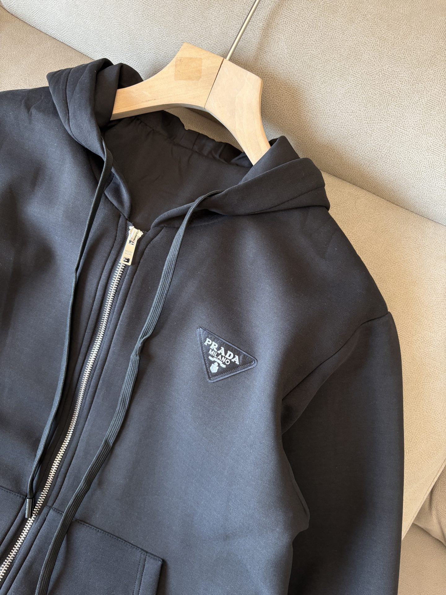 重磅推荐 男士套装 简约百搭款，不挑人穿，腰部松紧抽绳设计 出口订单标准，所有细节处理都非常到位；采用特