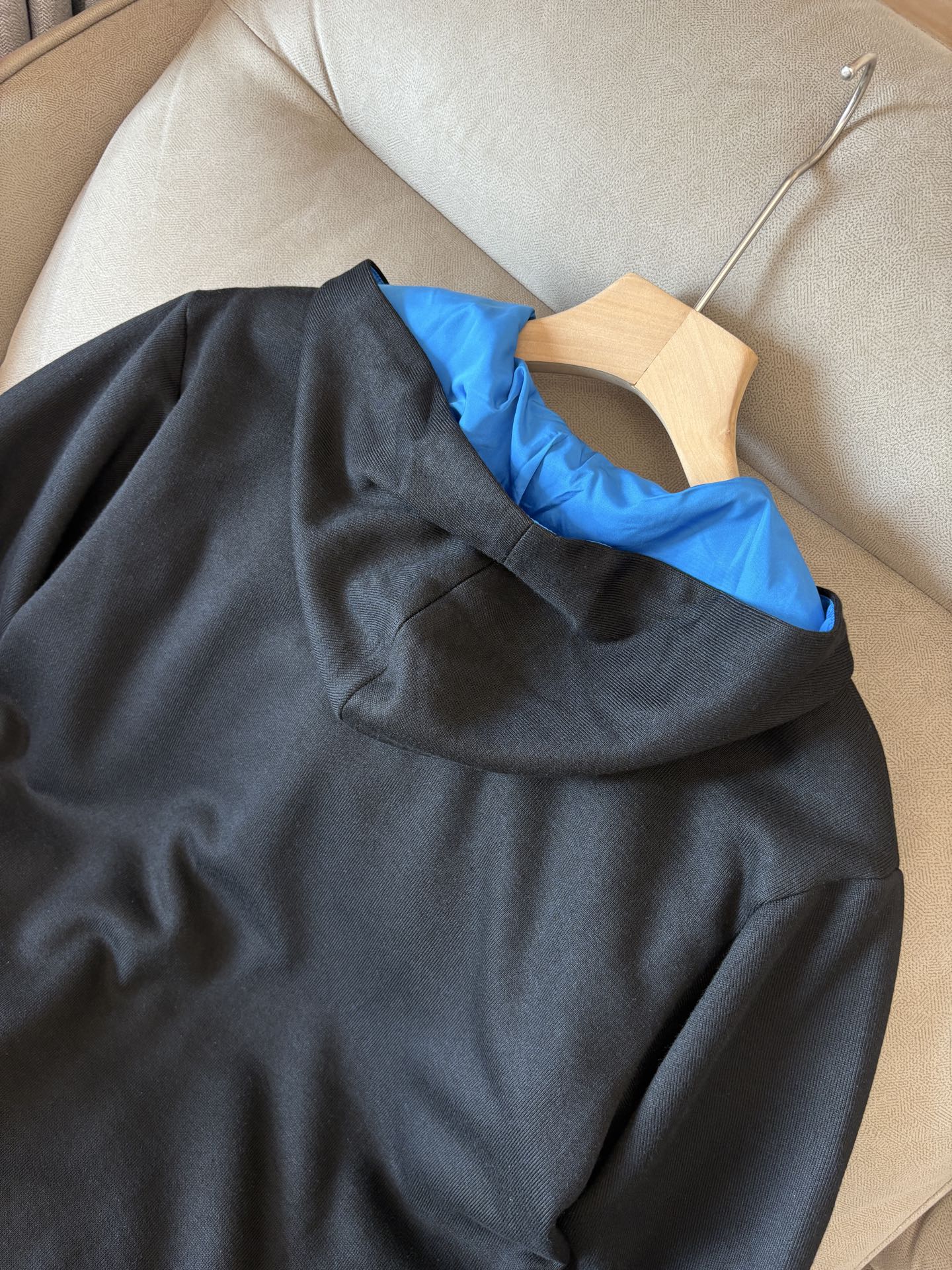 重磅推荐 男士套装 简约百搭款，不挑人穿，腰部松紧抽绳设计 出口订单标准，所有细节处理都非常到位；采用特