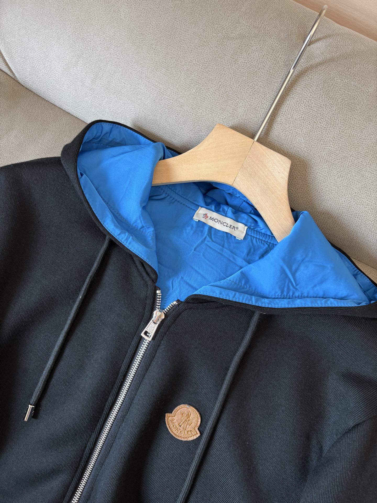 重磅推荐 男士套装 简约百搭款，不挑人穿，腰部松紧抽绳设计 出口订单标准，所有细节处理都非常到位；采用特