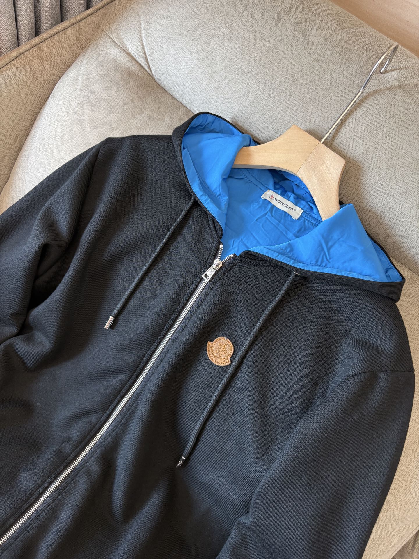 重磅推荐 男士套装 简约百搭款，不挑人穿，腰部松紧抽绳设计 出口订单标准，所有细节处理都非常到位；采用特