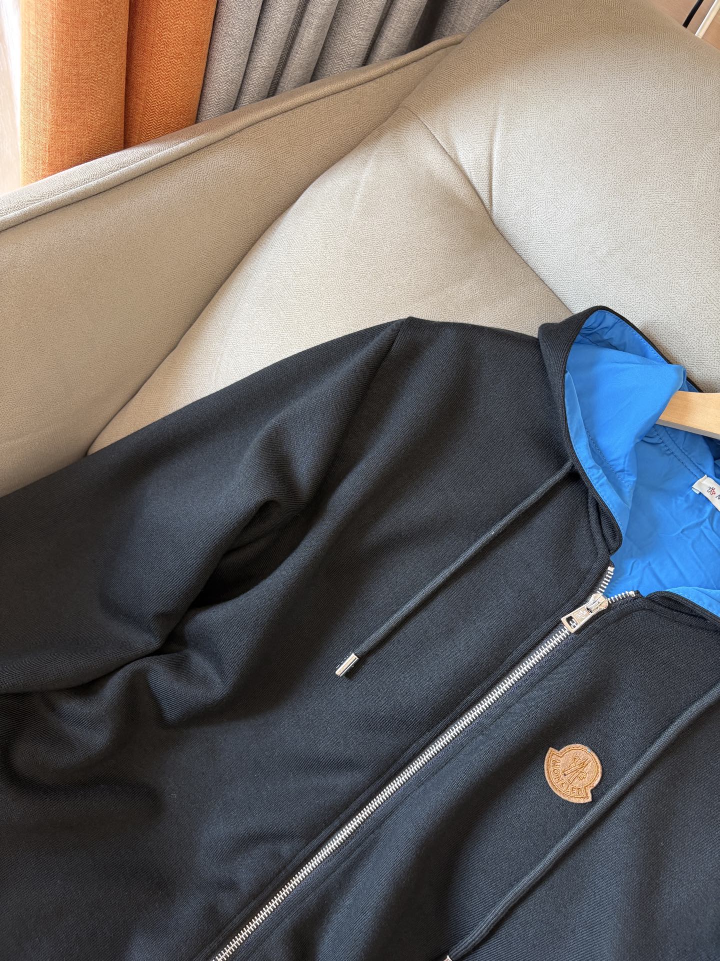 重磅推荐 男士套装 简约百搭款，不挑人穿，腰部松紧抽绳设计 出口订单标准，所有细节处理都非常到位；采用特