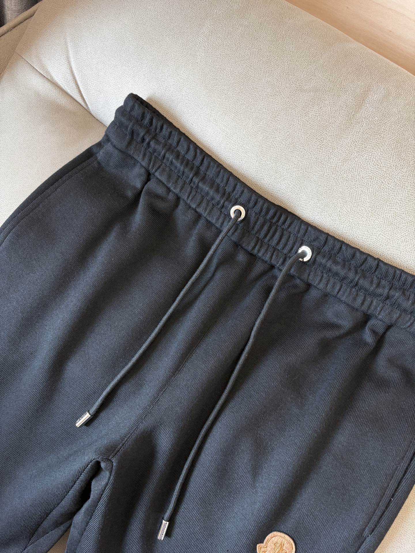 重磅推荐 男士套装 简约百搭款，不挑人穿，腰部松紧抽绳设计 出口订单标准，所有细节处理都非常到位；采用特