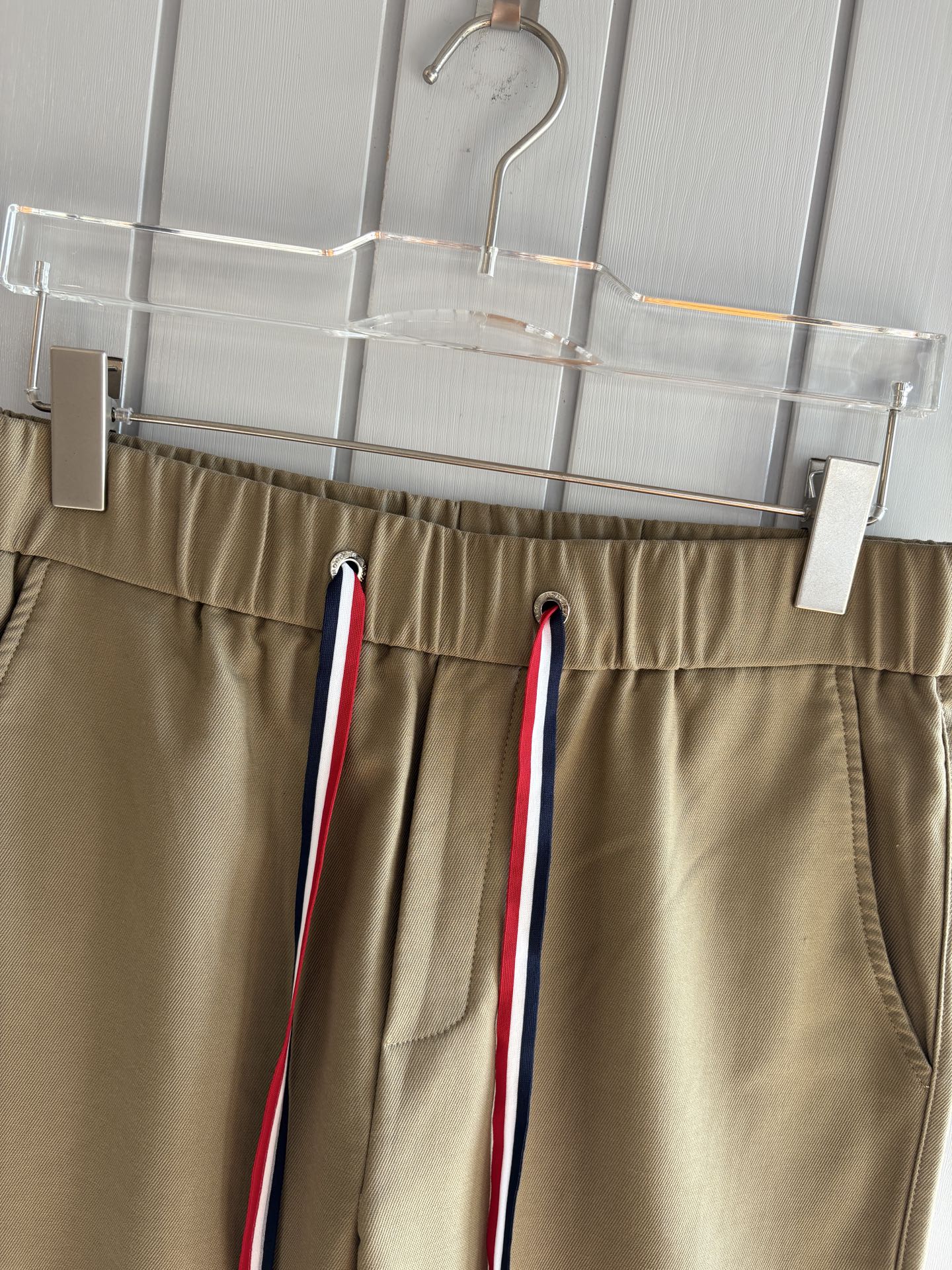 蒙*口 Mo**ler 新款休闲透气休闲裤！重磅定制面料裤子面料扎实上身挺括有型做工极其考究，不挑人百搭