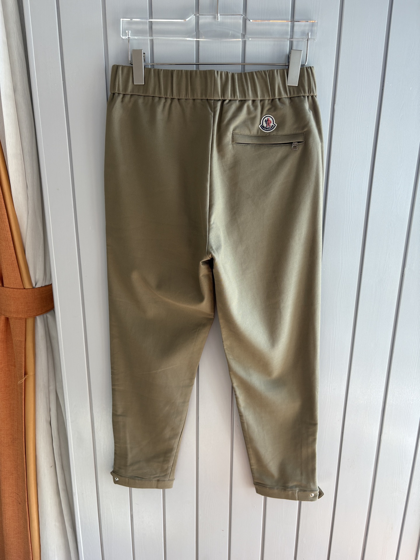 蒙*口 Mo**ler 新款休闲透气休闲裤！重磅定制面料裤子面料扎实上身挺括有型做工极其考究，不挑人百搭