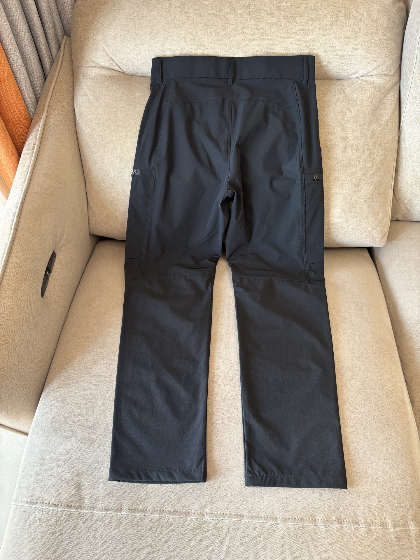 始祖鸟 官网同步 经典户外 工装裤 颜色超级正 海外同步发型 今年流行趋势 进口科技面料 M-3XL