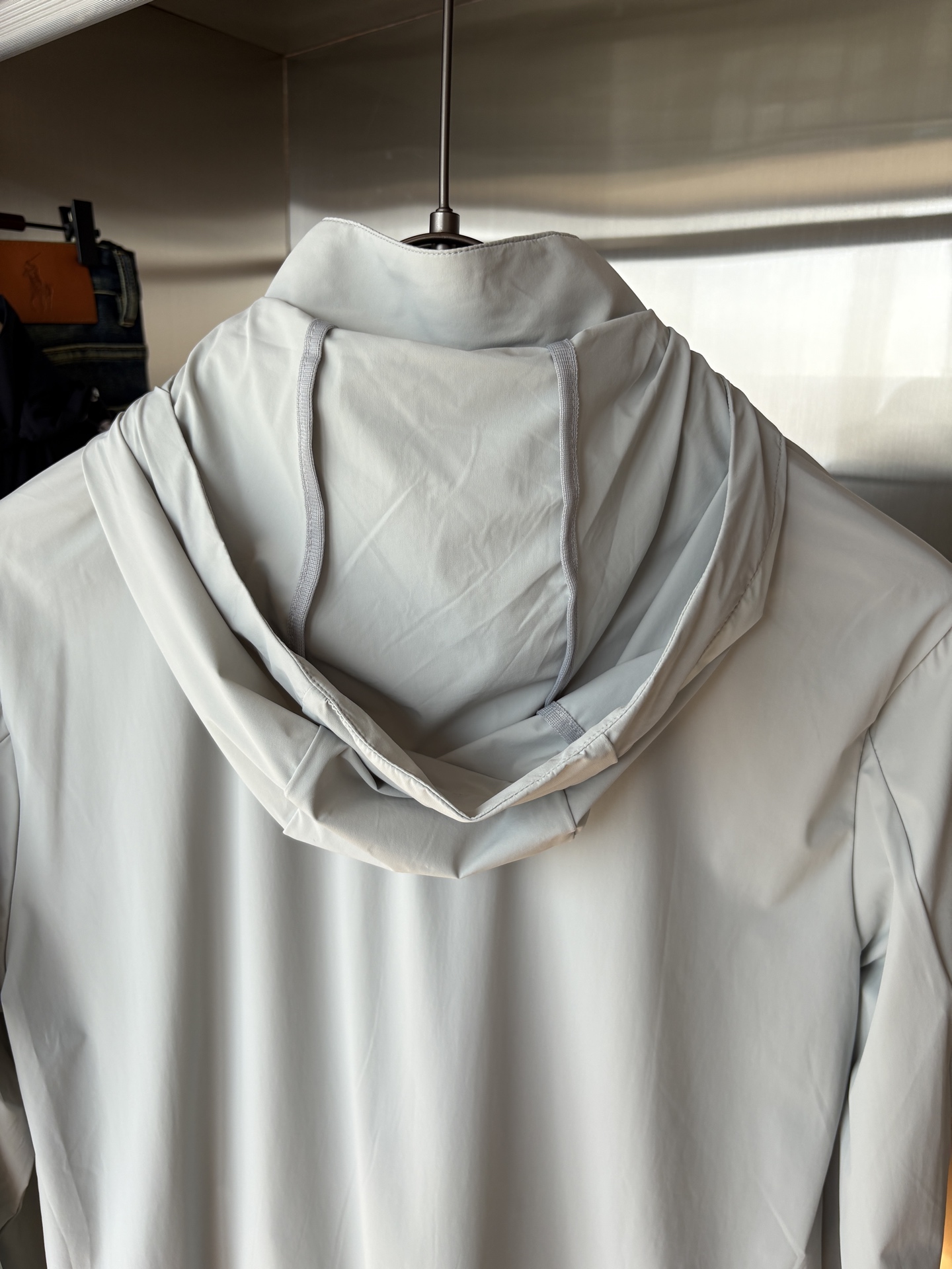   始祖鸟 官网同款防晒轻薄风壳防晒衣皮肤衣  炎热而多变的天气冒险活动时穿着。squamish连采用t