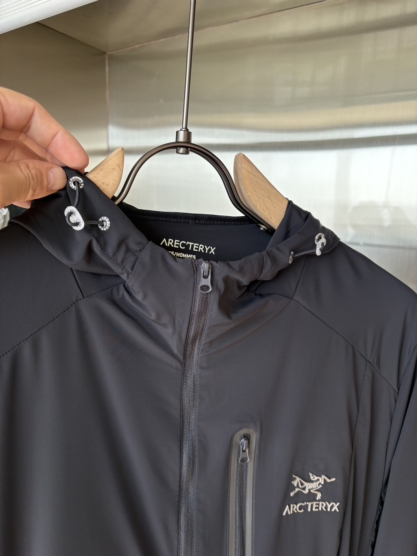   始祖鸟 官网同款防晒轻薄风壳防晒衣皮肤衣  炎热而多变的天气冒险活动时穿着。squamish连采用t