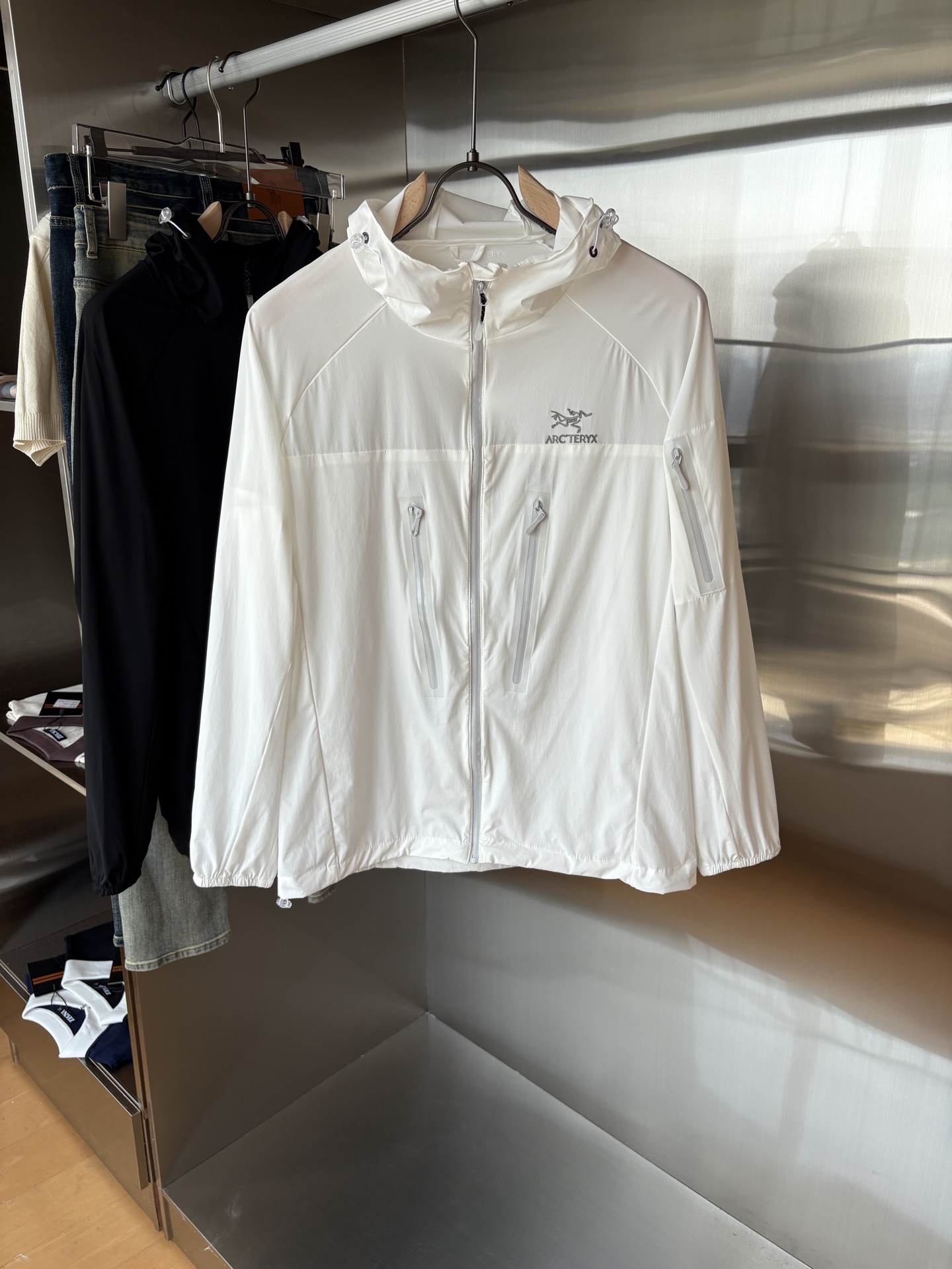   始祖2025官网同款防晒轻薄风壳防晒衣皮肤衣  炎热而多变的天气冒险活动时穿着。squamish连采