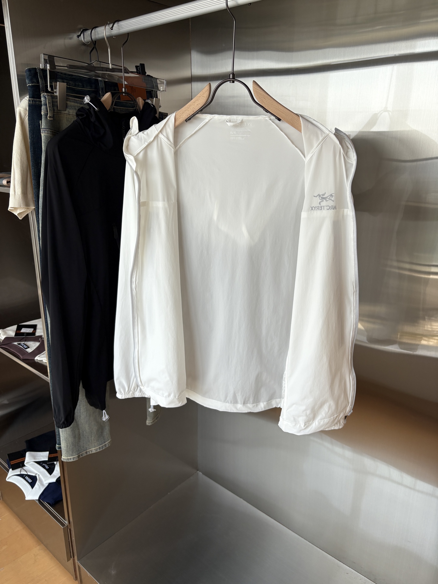   始祖2025官网同款防晒轻薄风壳防晒衣皮肤衣  炎热而多变的天气冒险活动时穿着。squamish连采