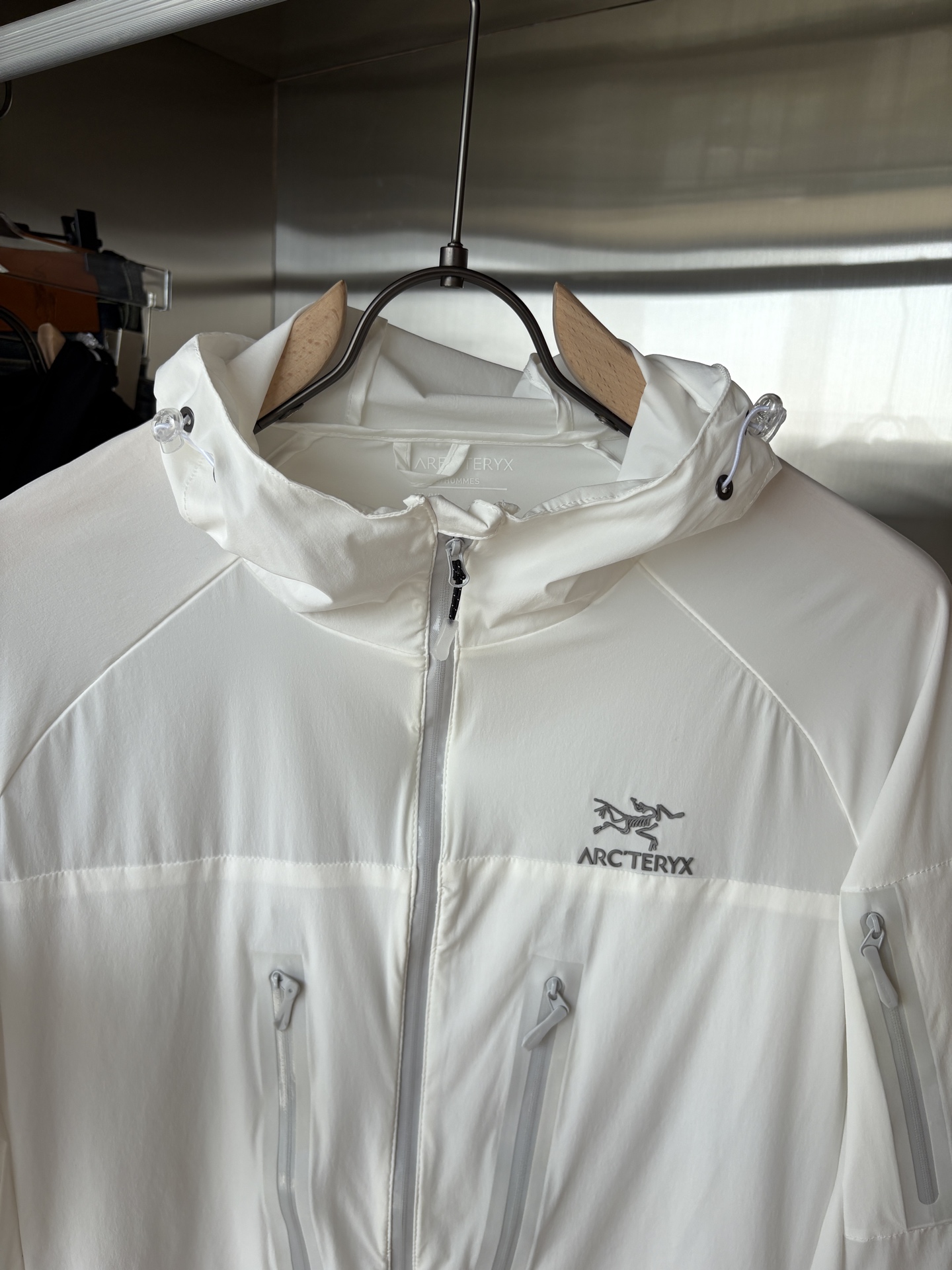   始祖2025官网同款防晒轻薄风壳防晒衣皮肤衣  炎热而多变的天气冒险活动时穿着。squamish连采