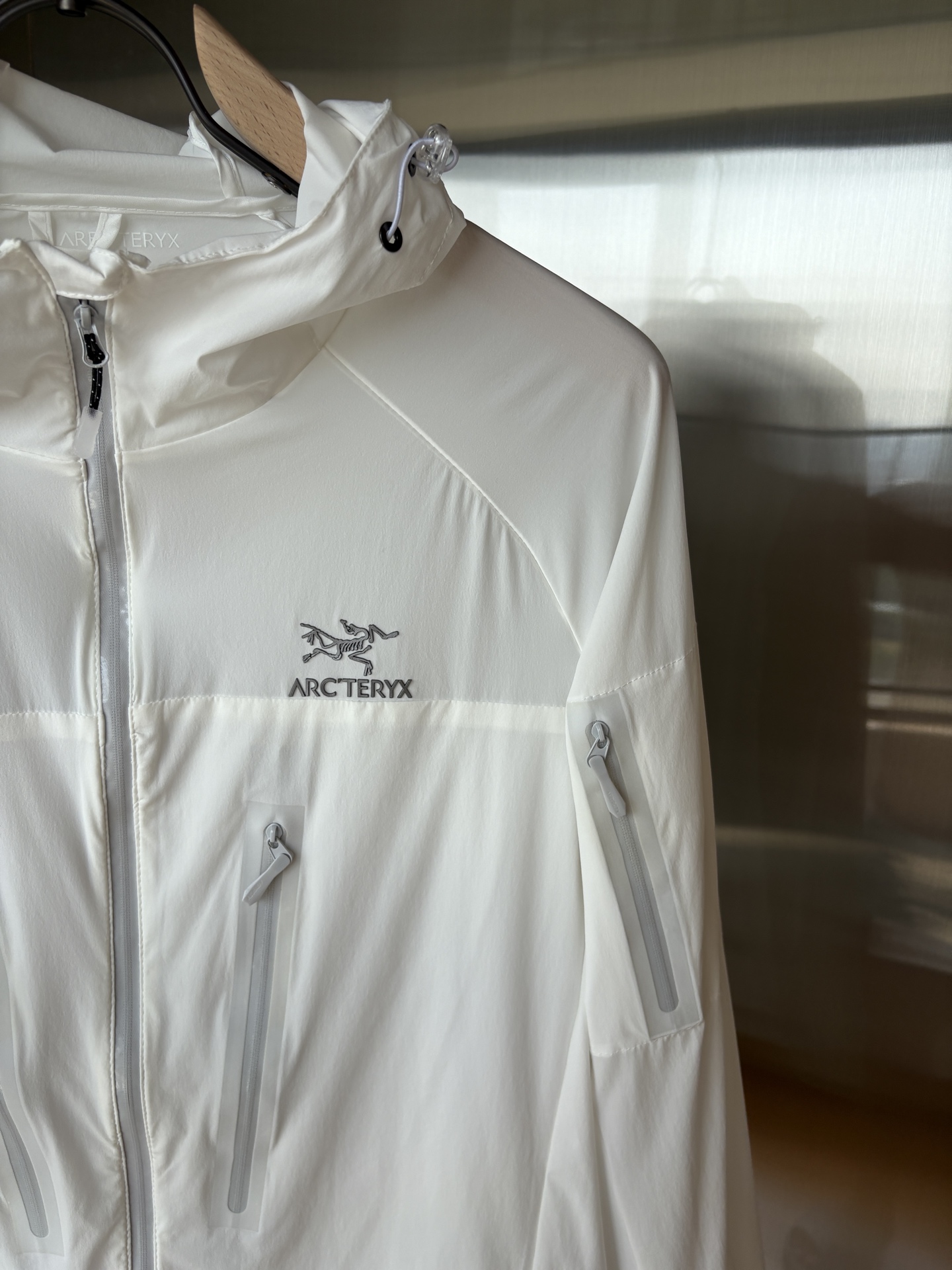   始祖2025官网同款防晒轻薄风壳防晒衣皮肤衣  炎热而多变的天气冒险活动时穿着。squamish连采