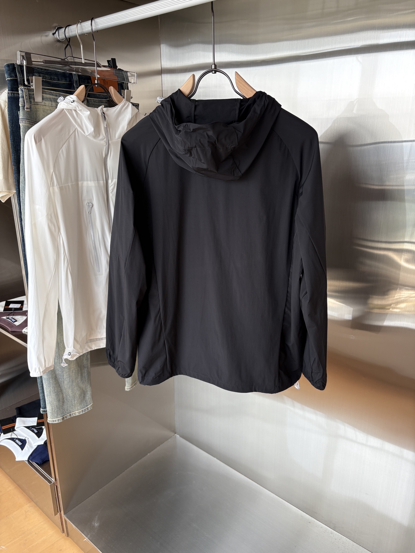   始祖2025官网同款防晒轻薄风壳防晒衣皮肤衣  炎热而多变的天气冒险活动时穿着。squamish连采