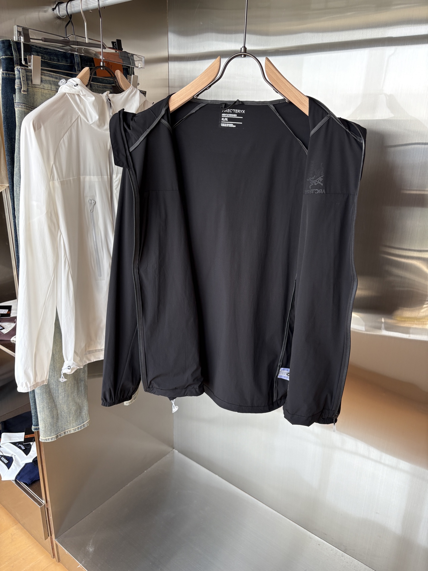   始祖2025官网同款防晒轻薄风壳防晒衣皮肤衣  炎热而多变的天气冒险活动时穿着。squamish连采