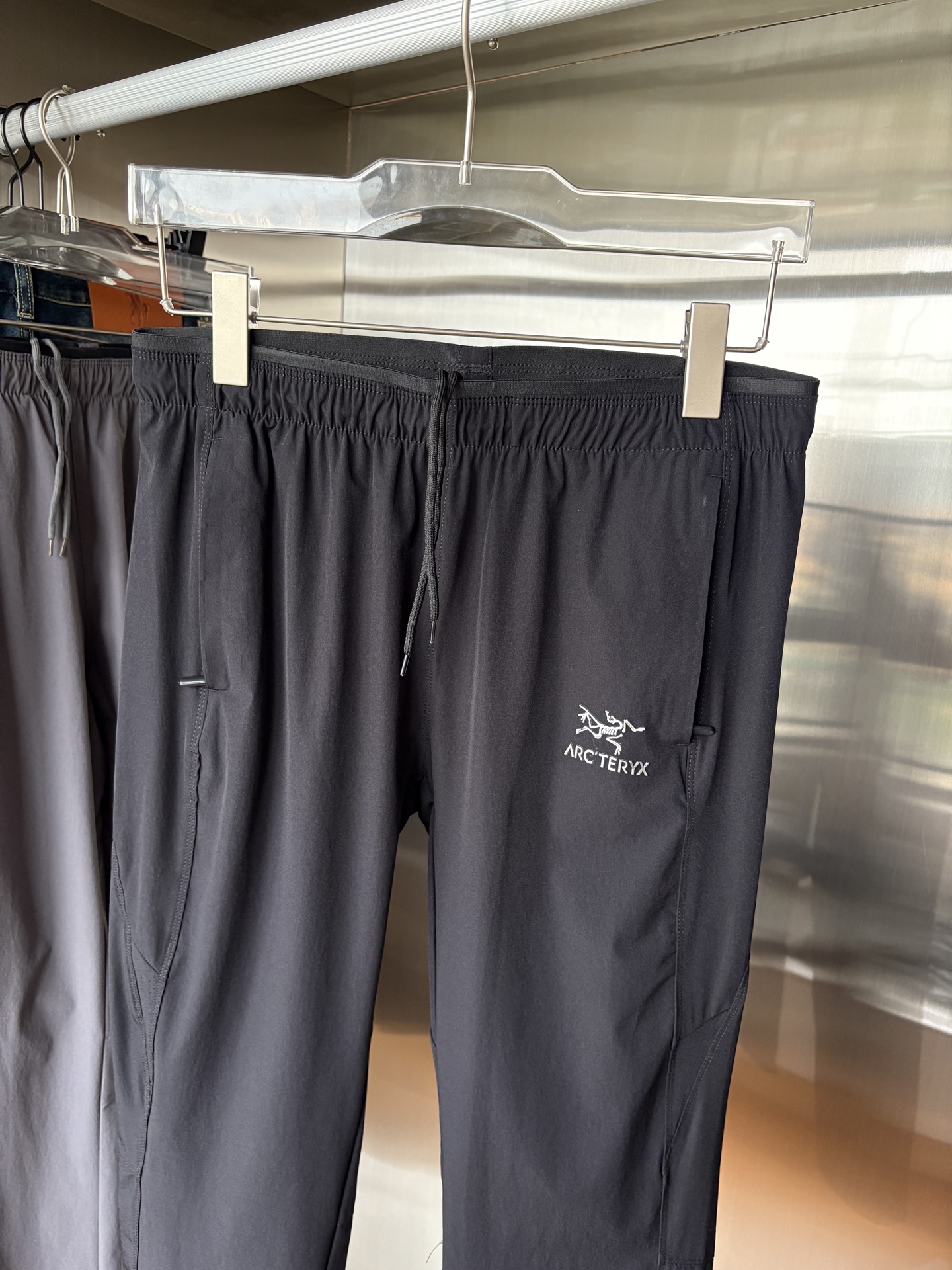  始祖鸟 官网同步 经典户外 工装裤 颜色超级正  海外同步发型 今年流行趋势 进口科技面料 L-3XL