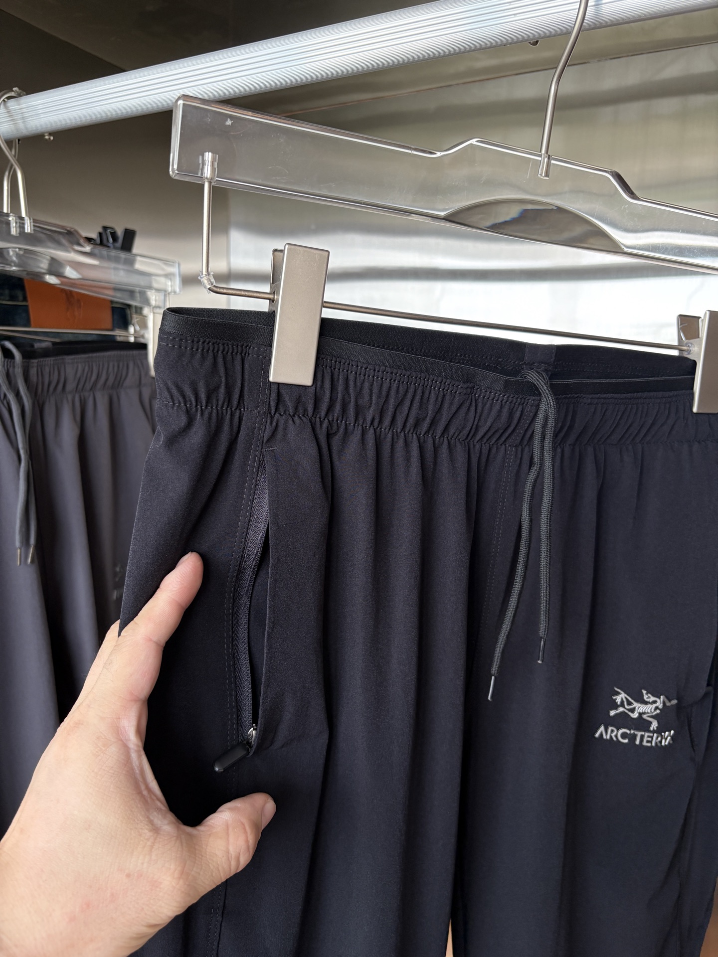  始祖鸟 官网同步 经典户外 工装裤 颜色超级正  海外同步发型 今年流行趋势 进口科技面料 L-3XL