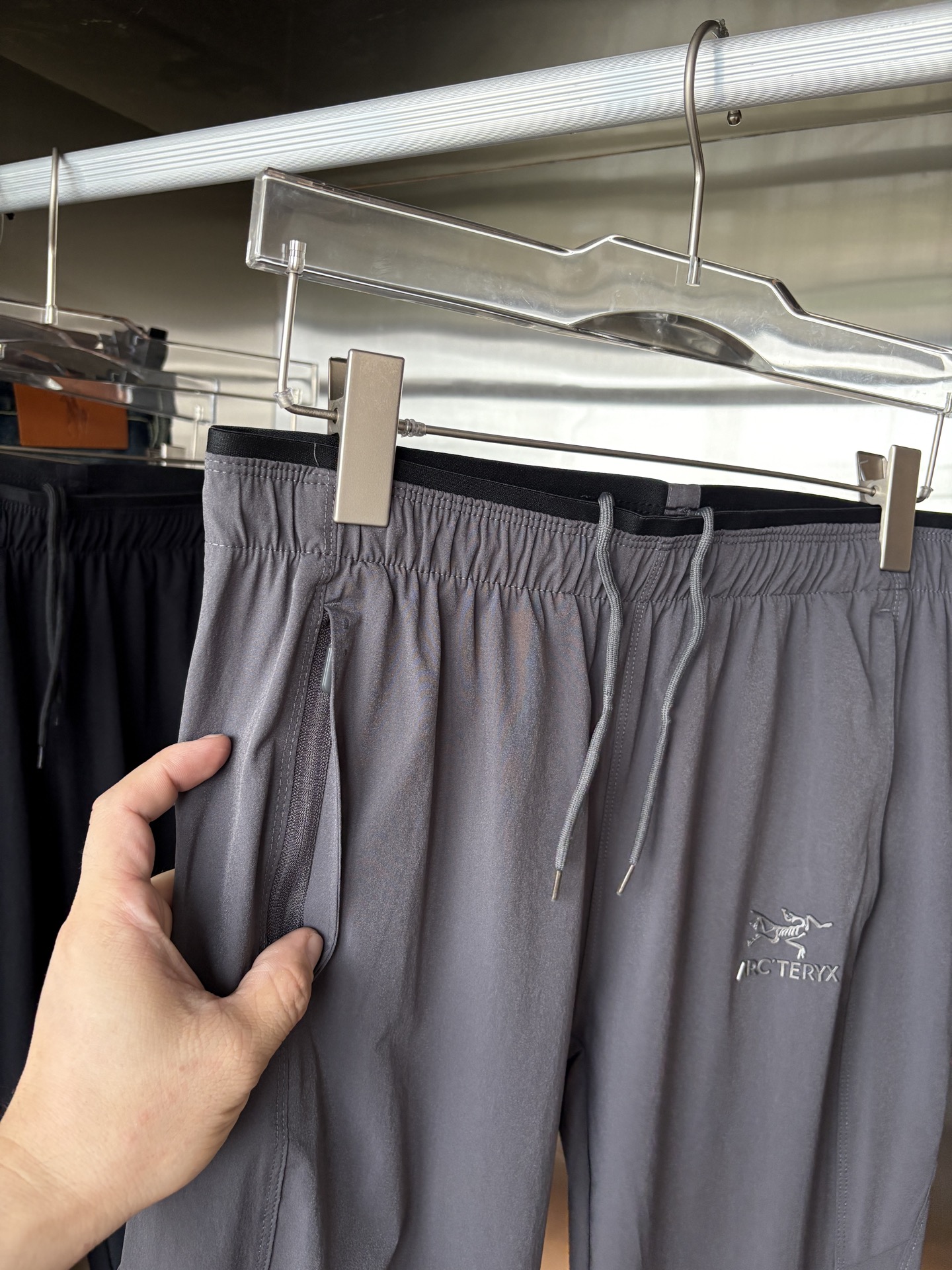  始祖鸟 官网同步 经典户外 工装裤 颜色超级正  海外同步发型 今年流行趋势 进口科技面料 L-3XL