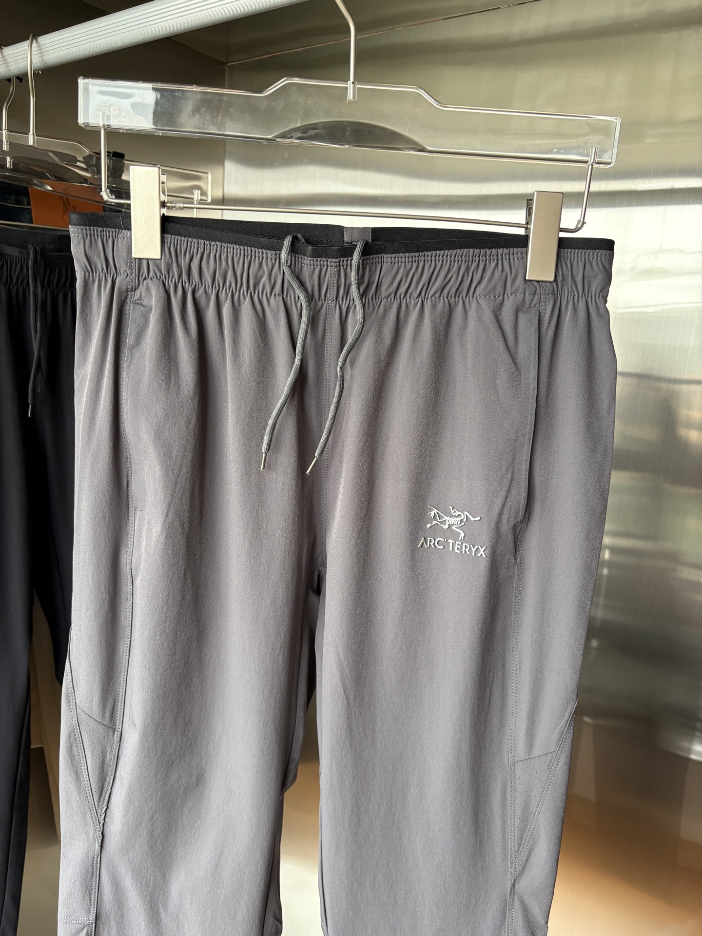  始祖鸟 官网同步 经典户外 工装裤 颜色超级正  海外同步发型 今年流行趋势 进口科技面料 L-3XL