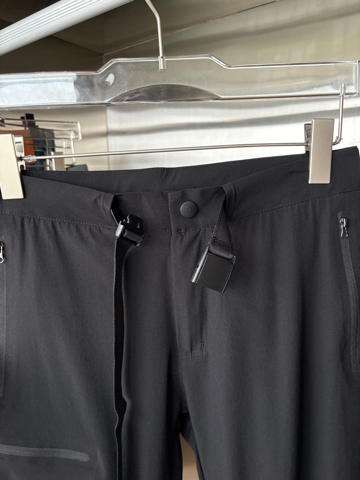  始祖鸟 官网同步 经典户外 工装裤 颜色超级正  海外同步发型 今年流行趋势 进口科技面料 M-3XL