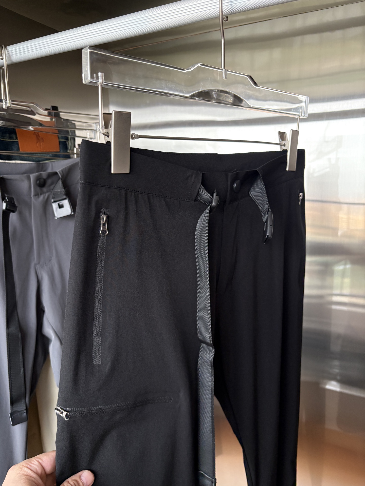  始祖鸟 官网同步 经典户外 工装裤 颜色超级正  海外同步发型 今年流行趋势 进口科技面料 M-3XL