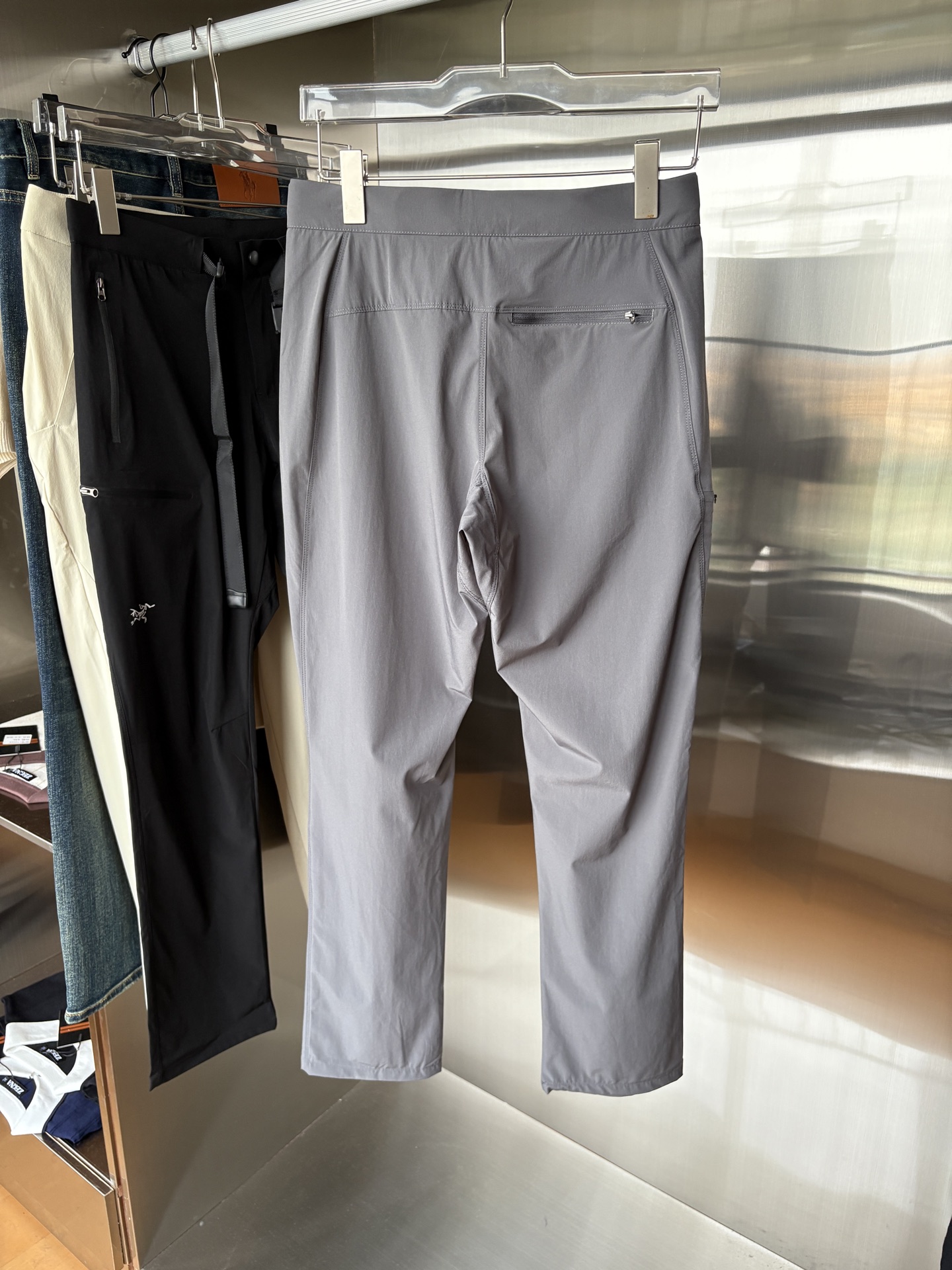  始祖鸟 官网同步 经典户外 工装裤 颜色超级正  海外同步发型 今年流行趋势 进口科技面料 M-3XL