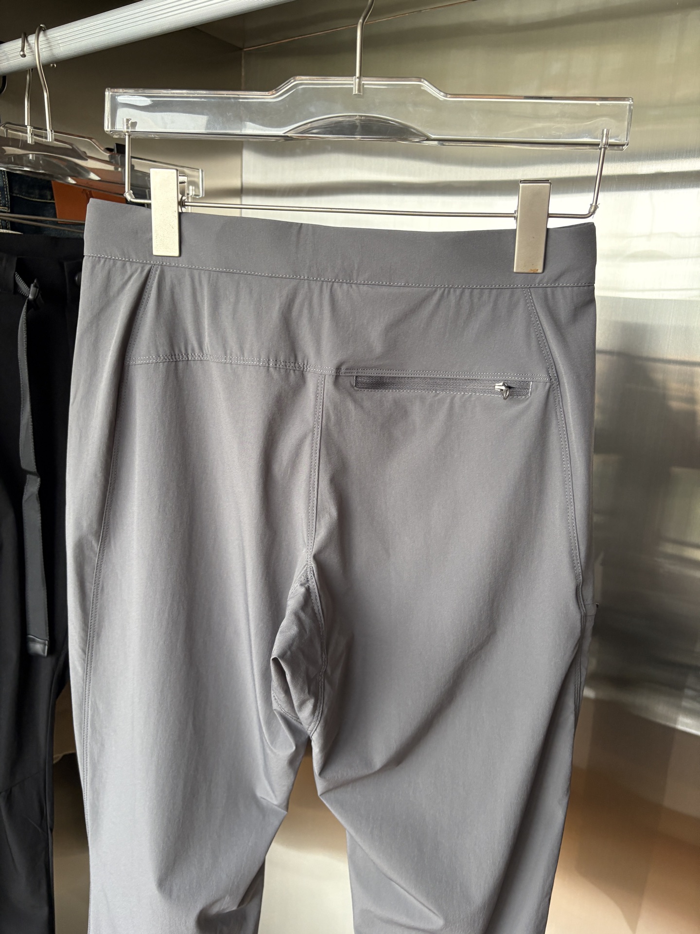  始祖鸟 官网同步 经典户外 工装裤 颜色超级正  海外同步发型 今年流行趋势 进口科技面料 M-3XL