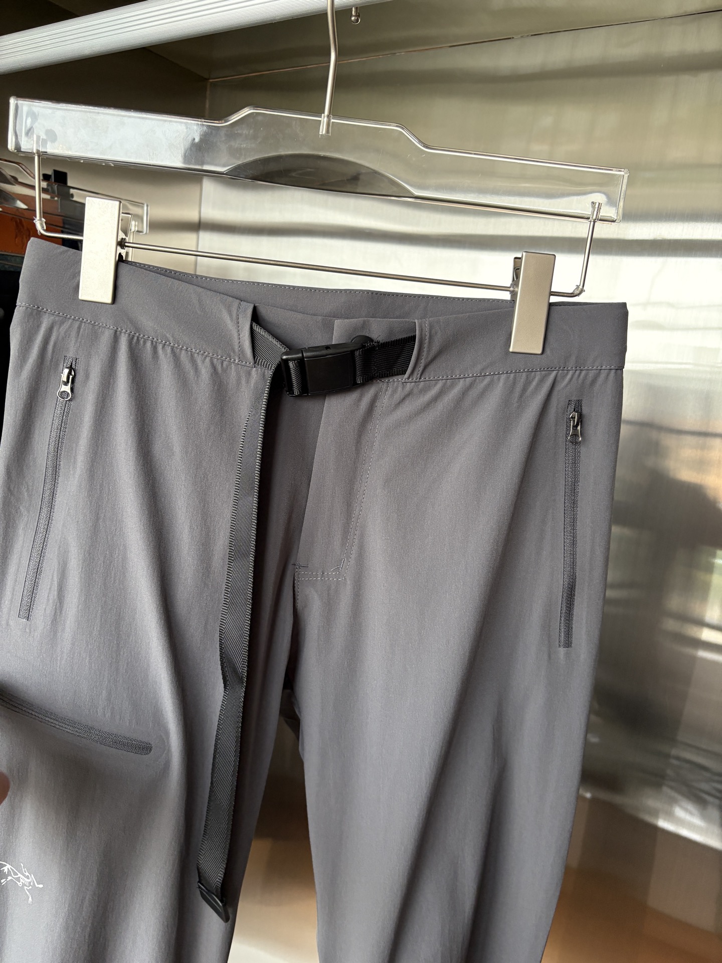  始祖鸟 官网同步 经典户外 工装裤 颜色超级正  海外同步发型 今年流行趋势 进口科技面料 M-3XL