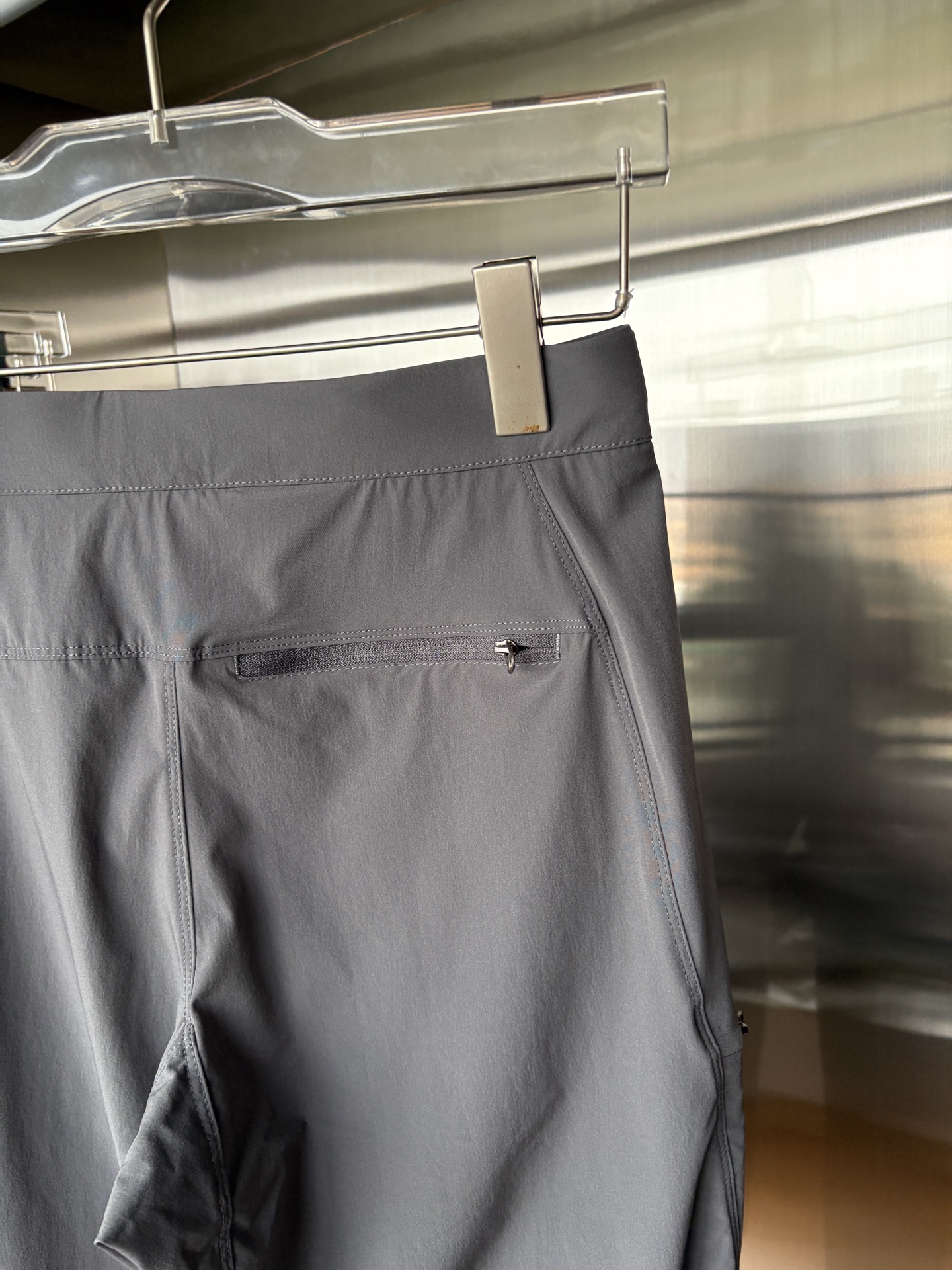  始祖鸟 官网同步 经典户外 工装裤 颜色超级正  海外同步发型 今年流行趋势 进口科技面料 M-3XL