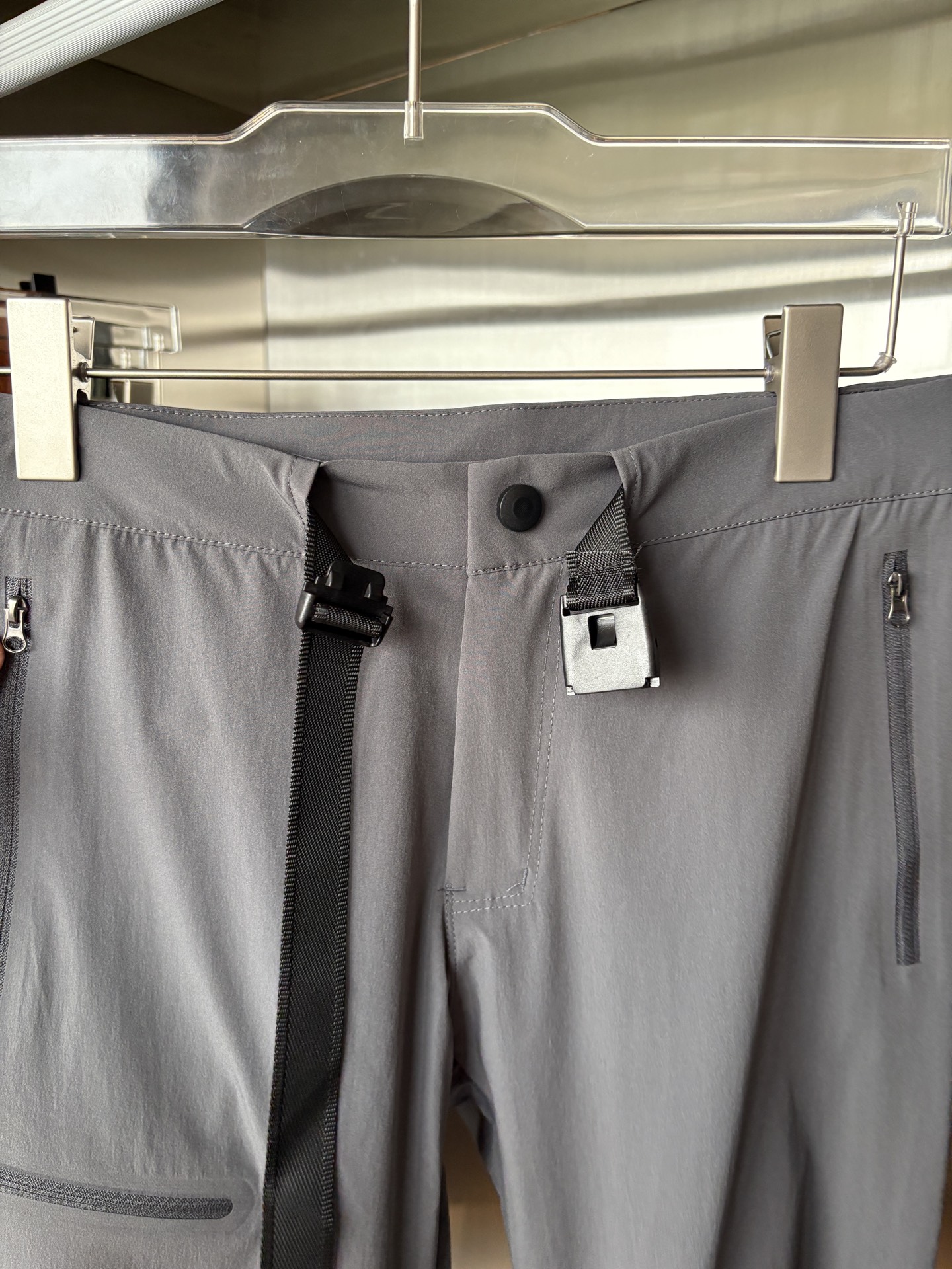  始祖鸟 官网同步 经典户外 工装裤 颜色超级正  海外同步发型 今年流行趋势 进口科技面料 M-3XL