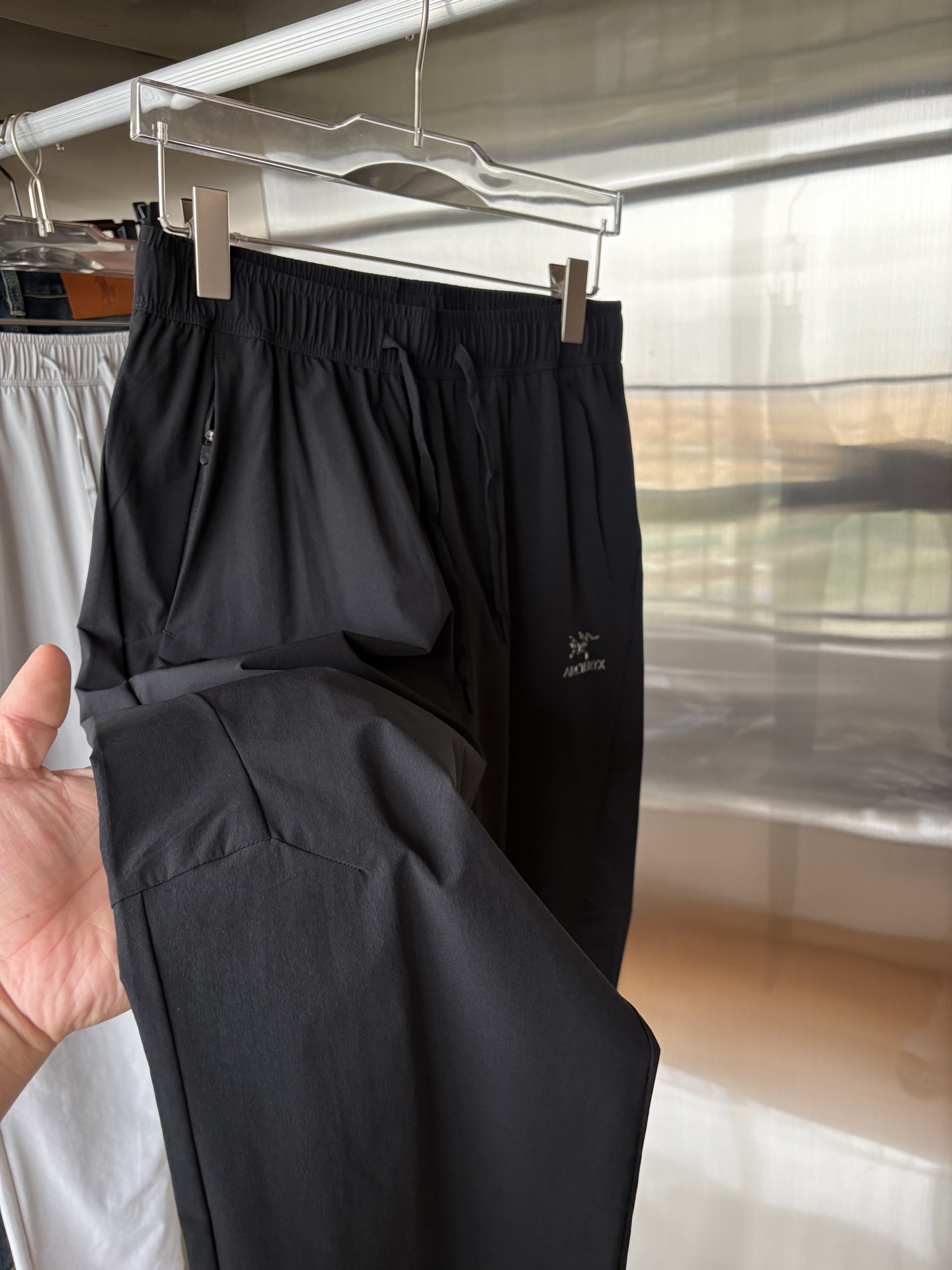  始祖鸟 官网同步 经典户外 工装裤 颜色超级正  海外同步发型 今年流行趋势 进口科技面料 M-3XL