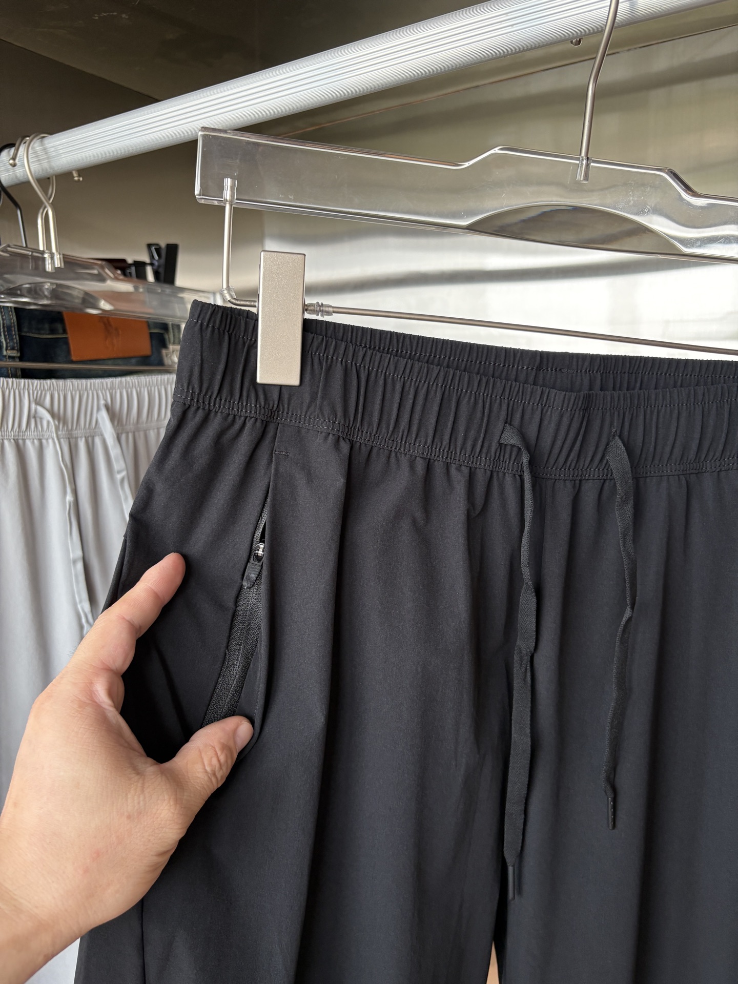  始祖鸟 官网同步 经典户外 工装裤 颜色超级正  海外同步发型 今年流行趋势 进口科技面料 M-3XL