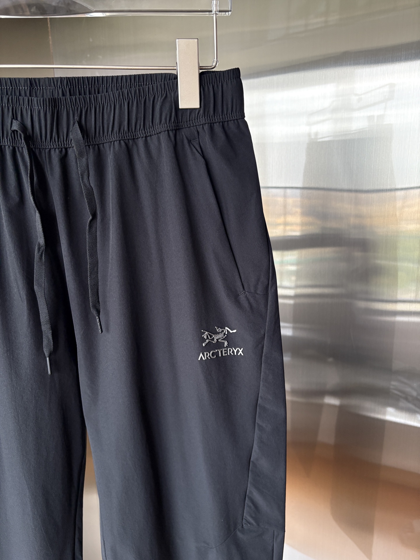  始祖鸟 官网同步 经典户外 工装裤 颜色超级正  海外同步发型 今年流行趋势 进口科技面料 M-3XL