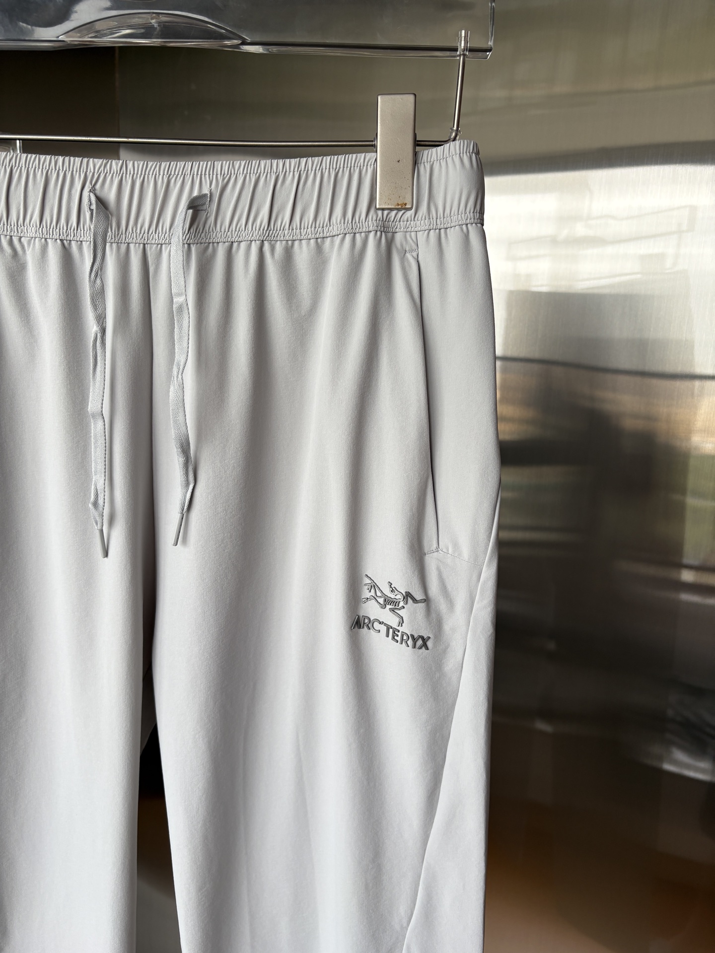  始祖鸟 官网同步 经典户外 工装裤 颜色超级正  海外同步发型 今年流行趋势 进口科技面料 M-3XL