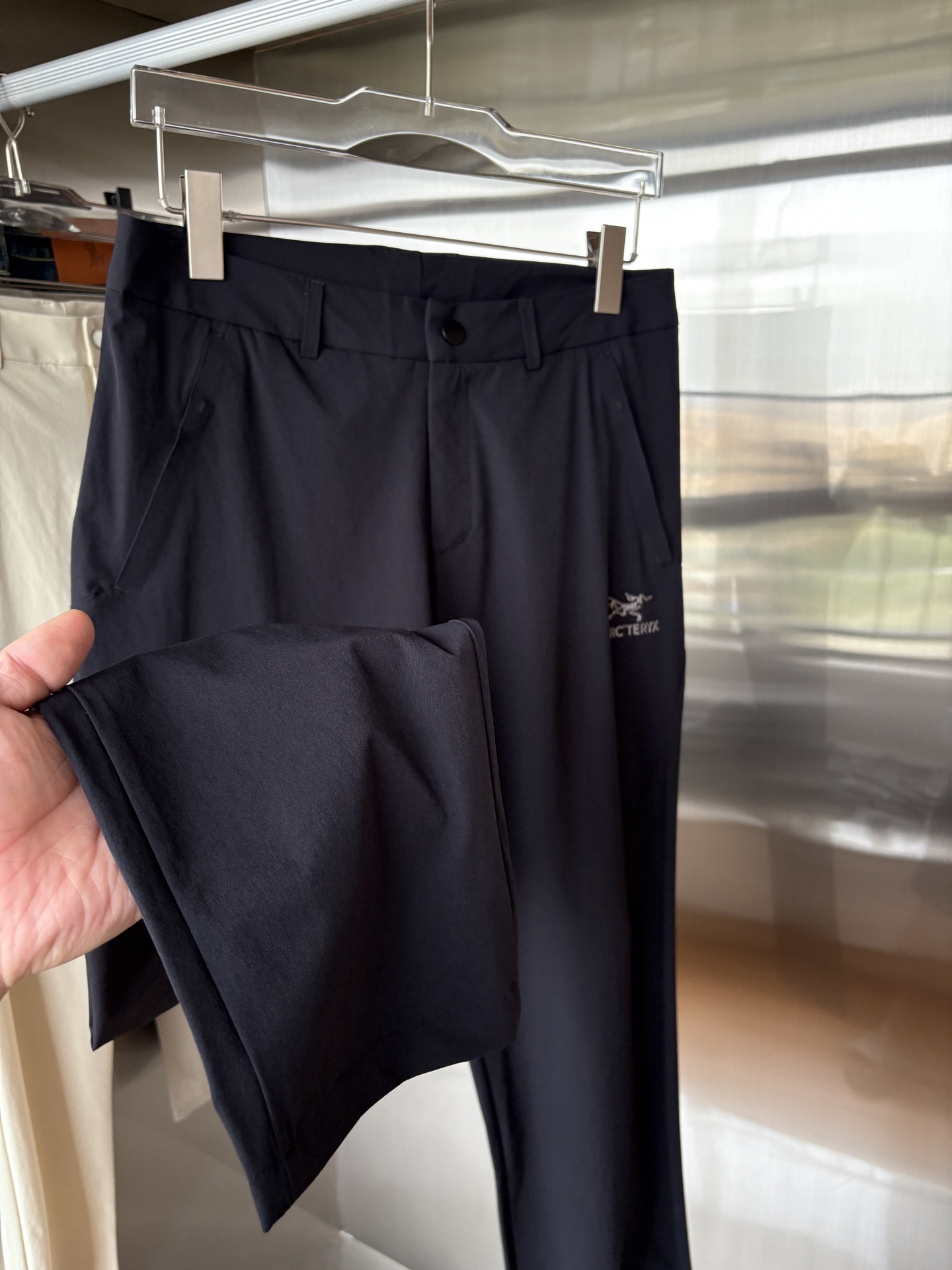  始祖鸟 官网同步 经典户外 工装裤 颜色超级正  海外同步发型 今年流行趋势 进口科技面料 M-3XL