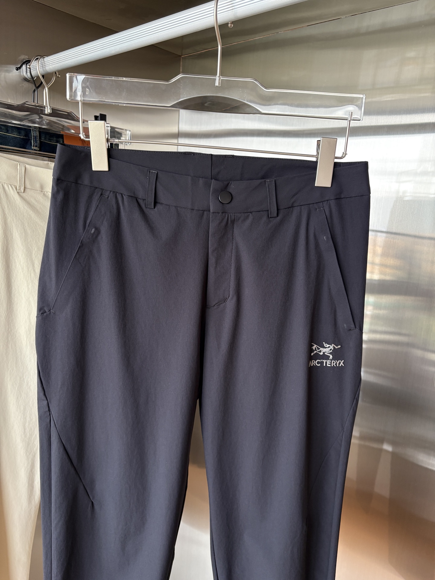  始祖鸟 官网同步 经典户外 工装裤 颜色超级正  海外同步发型 今年流行趋势 进口科技面料 M-3XL