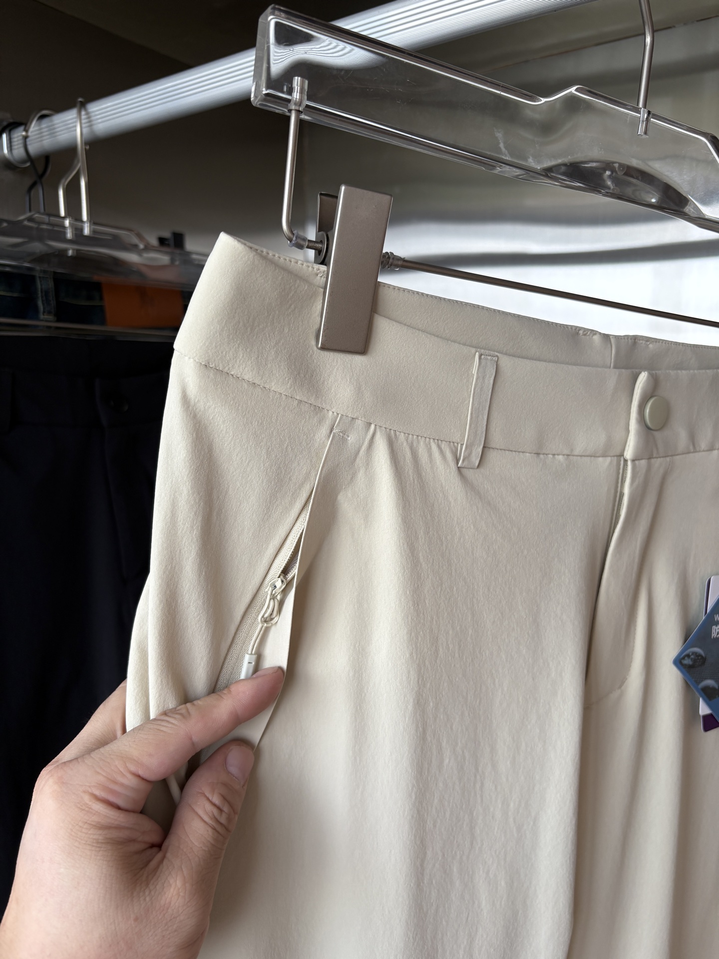  始祖鸟 官网同步 经典户外 工装裤 颜色超级正  海外同步发型 今年流行趋势 进口科技面料 M-3XL