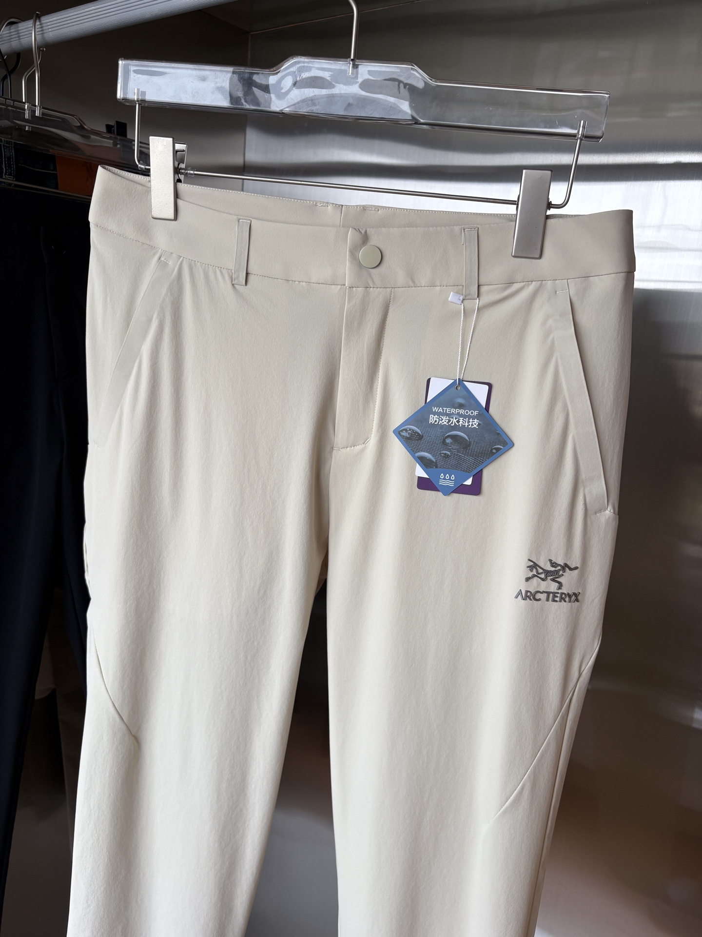  始祖鸟 官网同步 经典户外 工装裤 颜色超级正  海外同步发型 今年流行趋势 进口科技面料 M-3XL