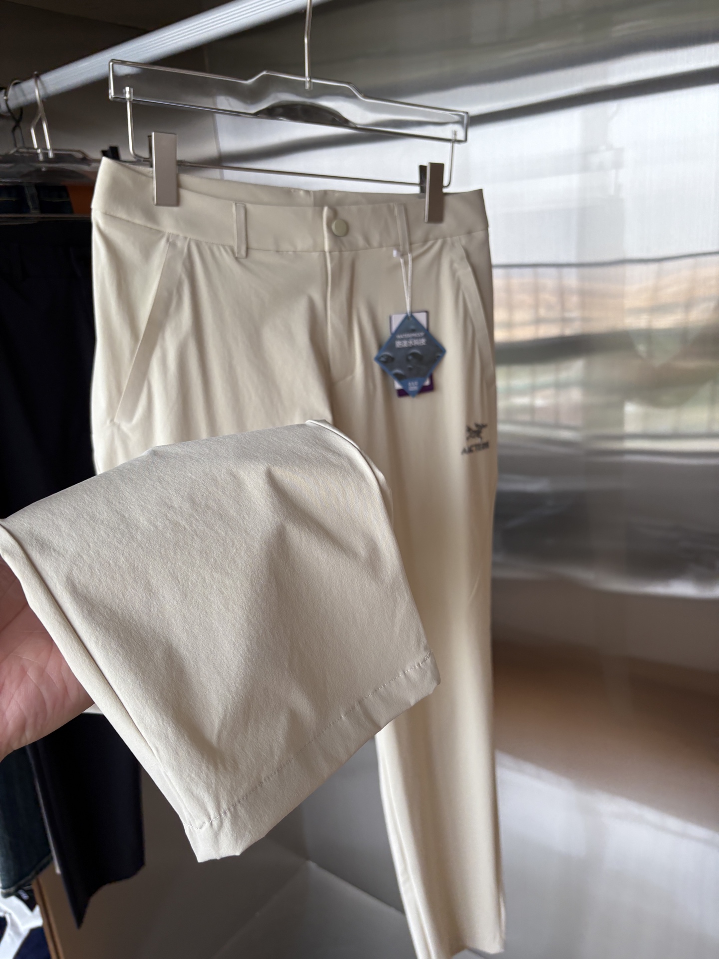  始祖鸟 官网同步 经典户外 工装裤 颜色超级正  海外同步发型 今年流行趋势 进口科技面料 M-3XL