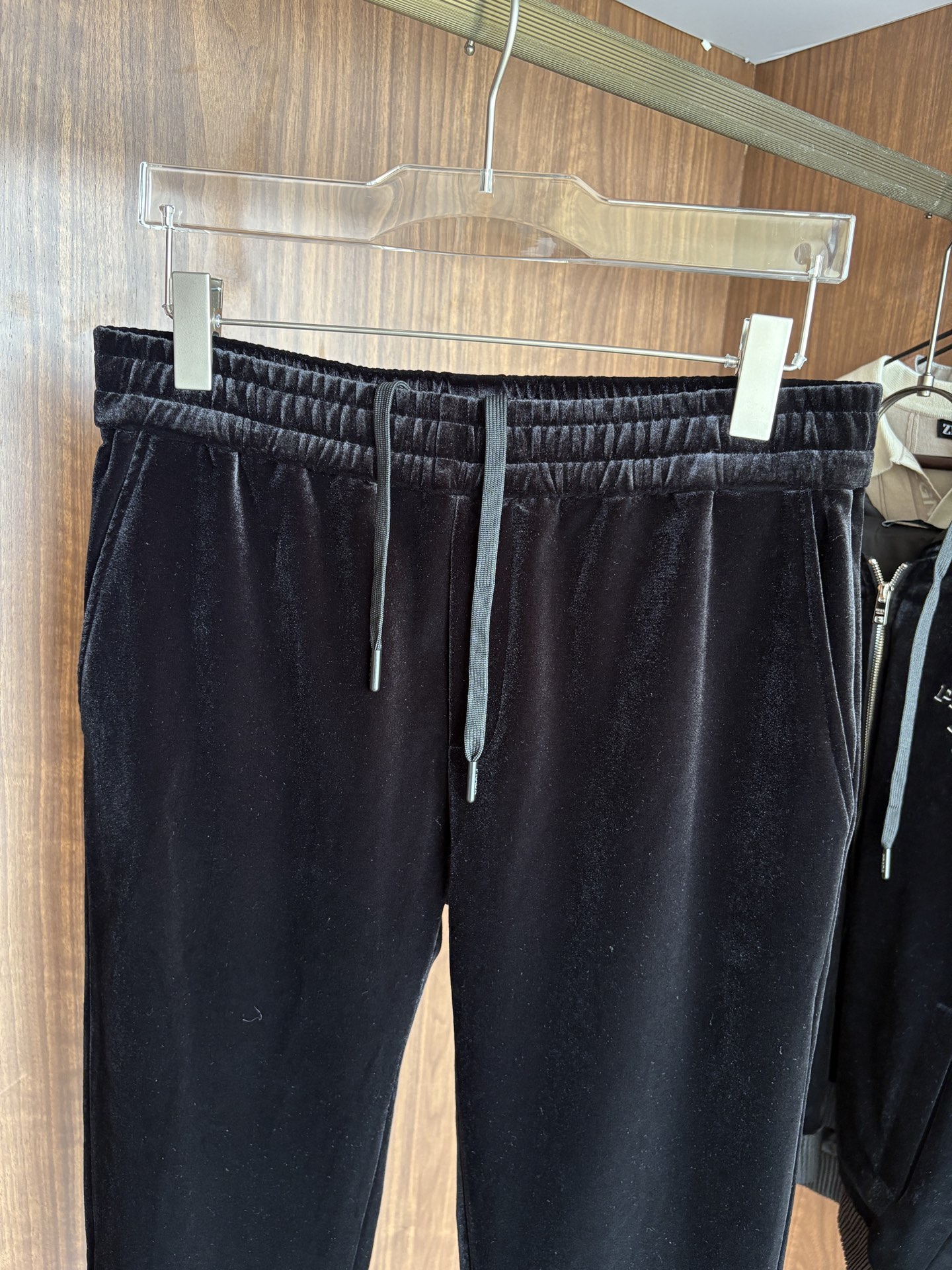 Men’s Suit with 3D Strutting Process, Wool Flutter, and Skin Comfort Pants - 图片 3